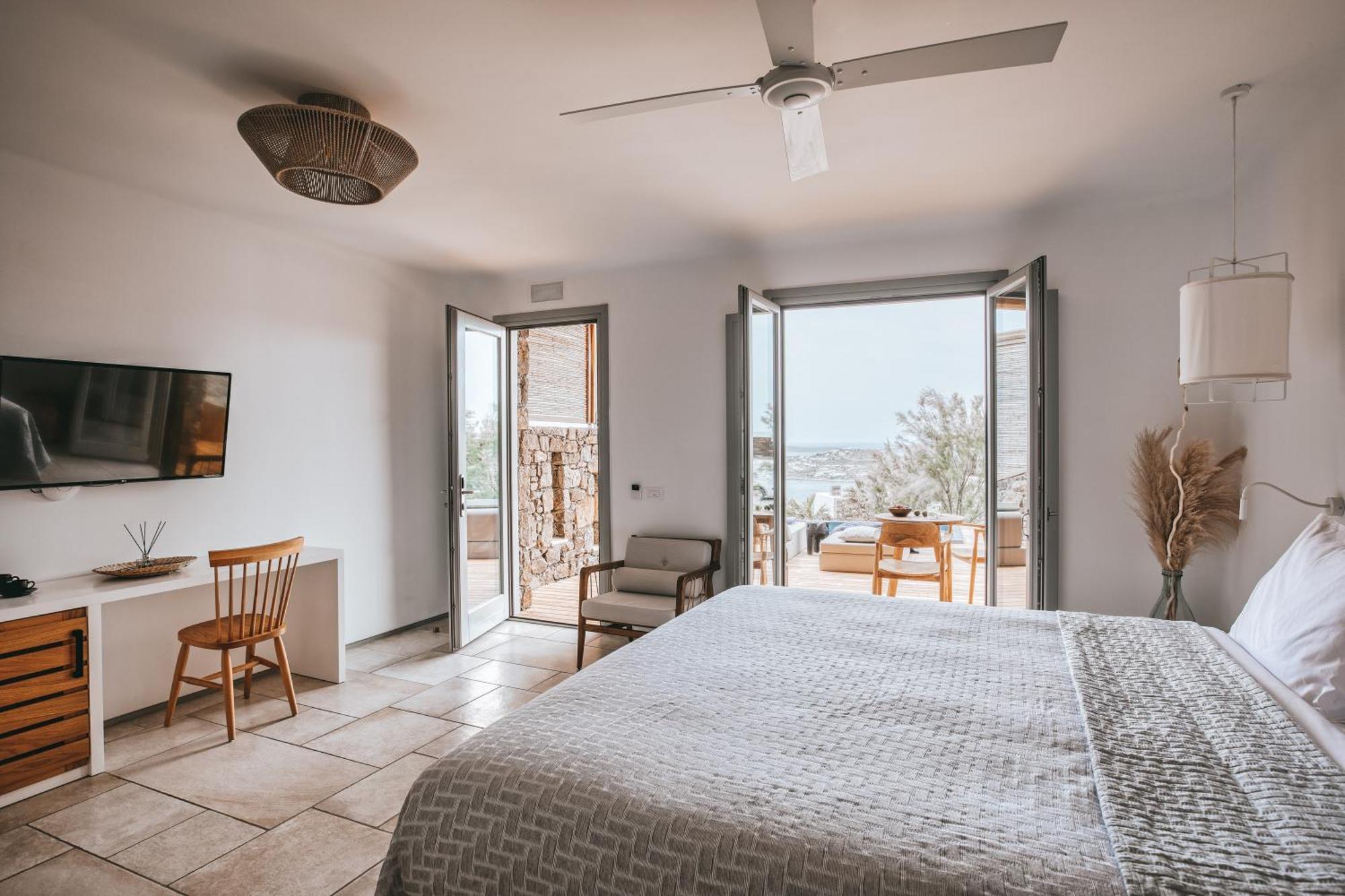 Silver Suite Private Jacuzzi & Sea View