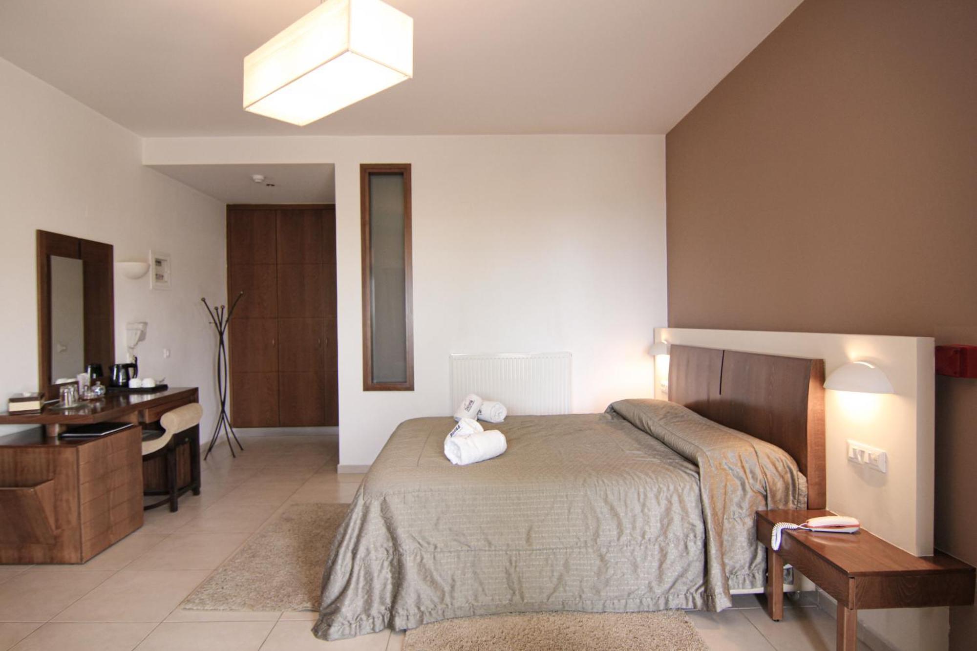 Superior Room Land View
