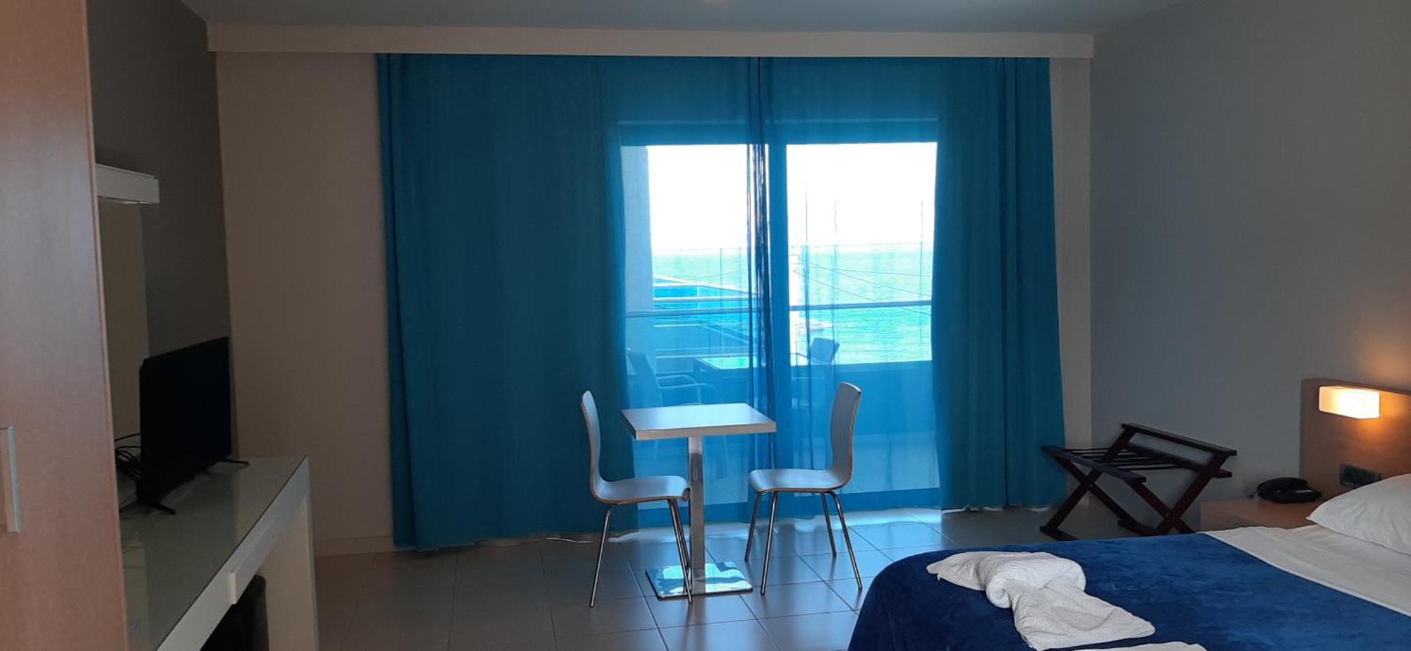 Studio Partial Sea View