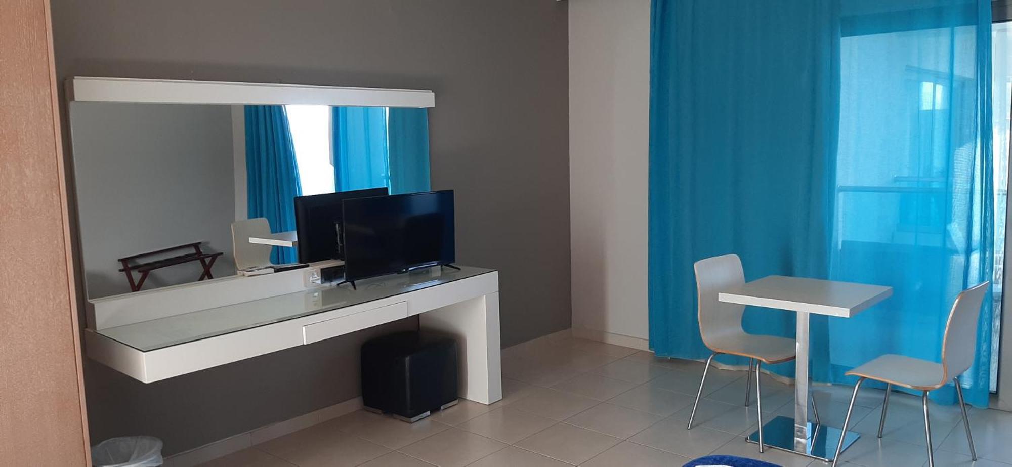 Studio Partial Sea View