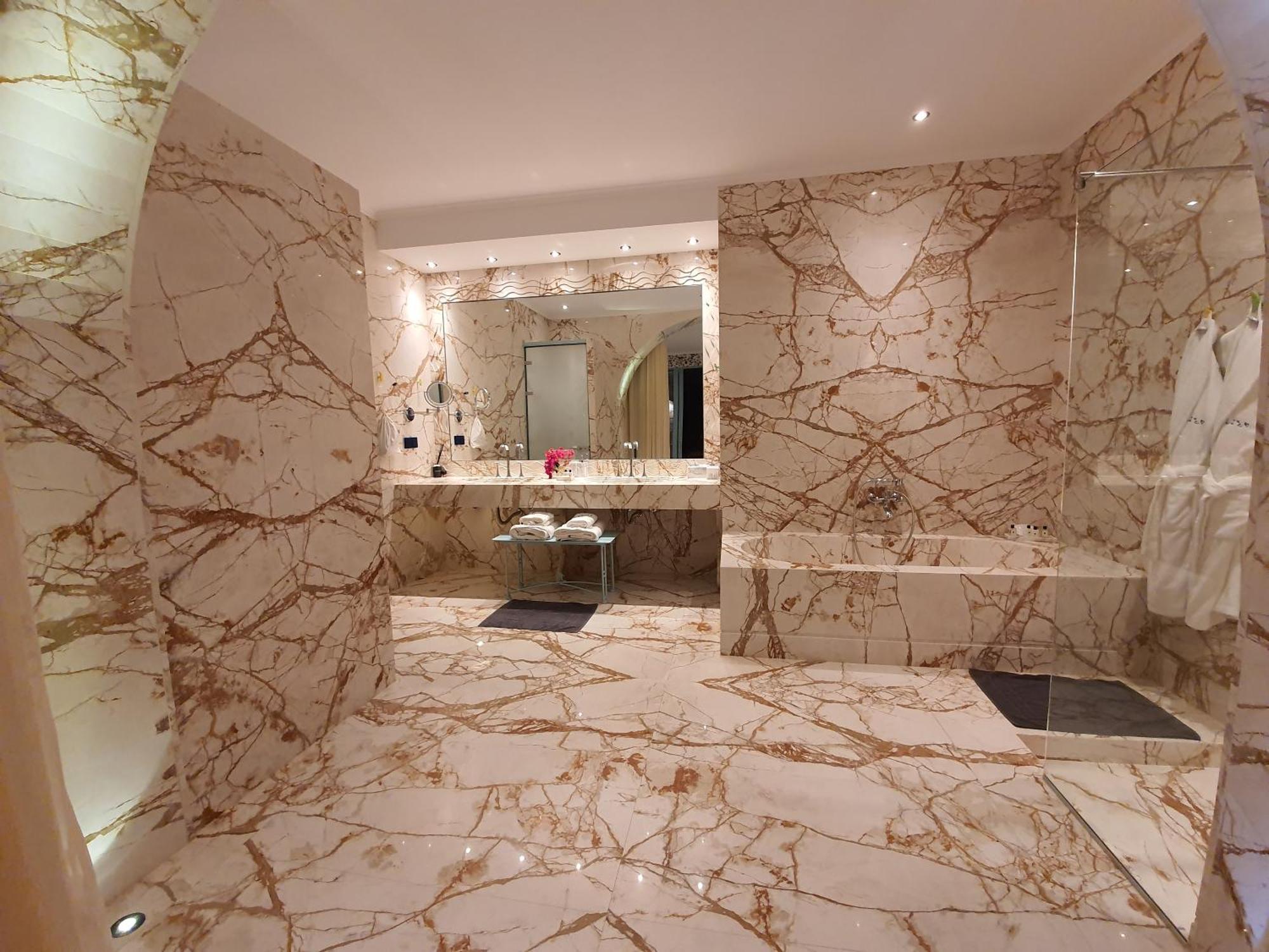 Sea View Suite