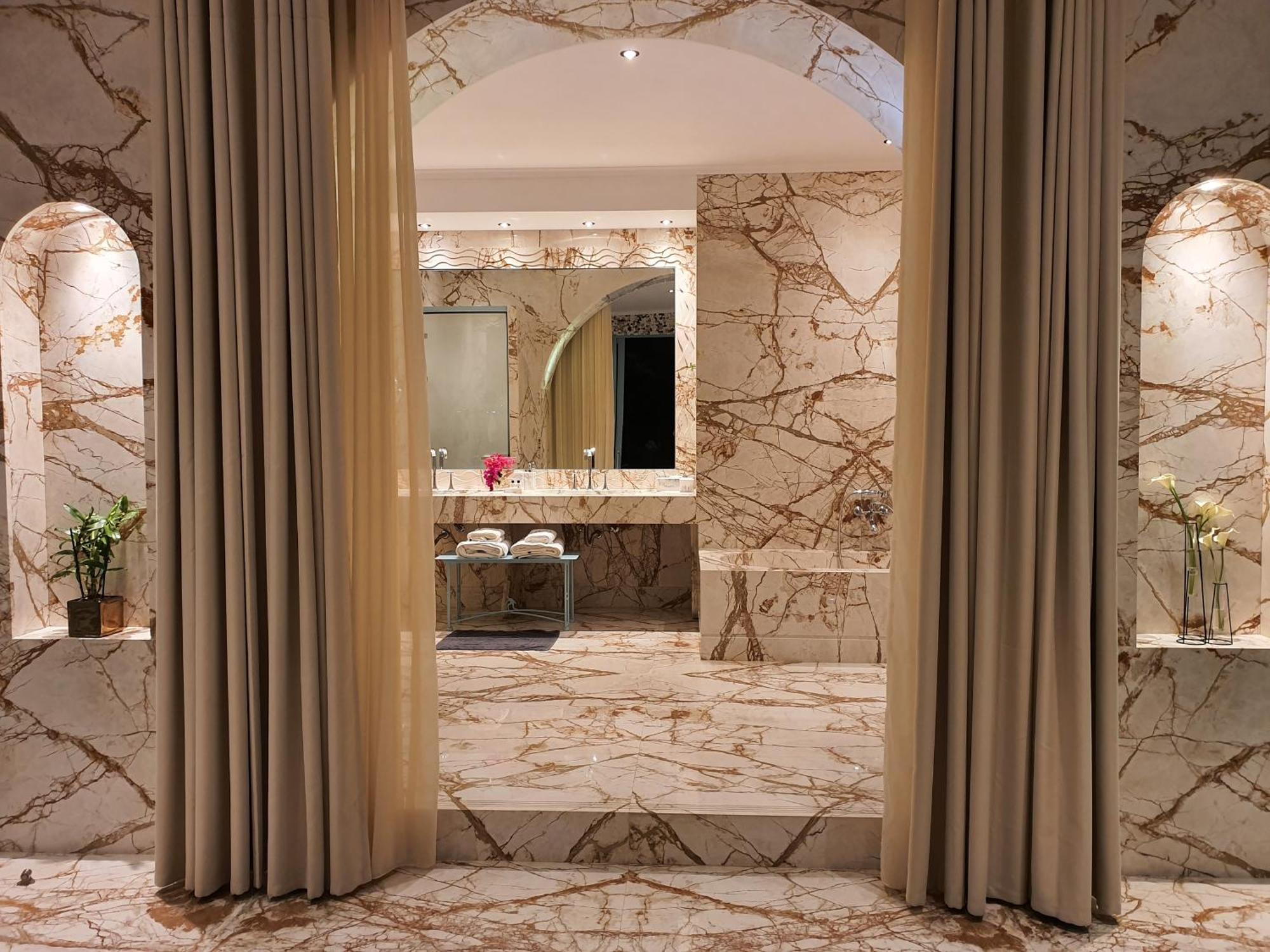 Sea View Suite