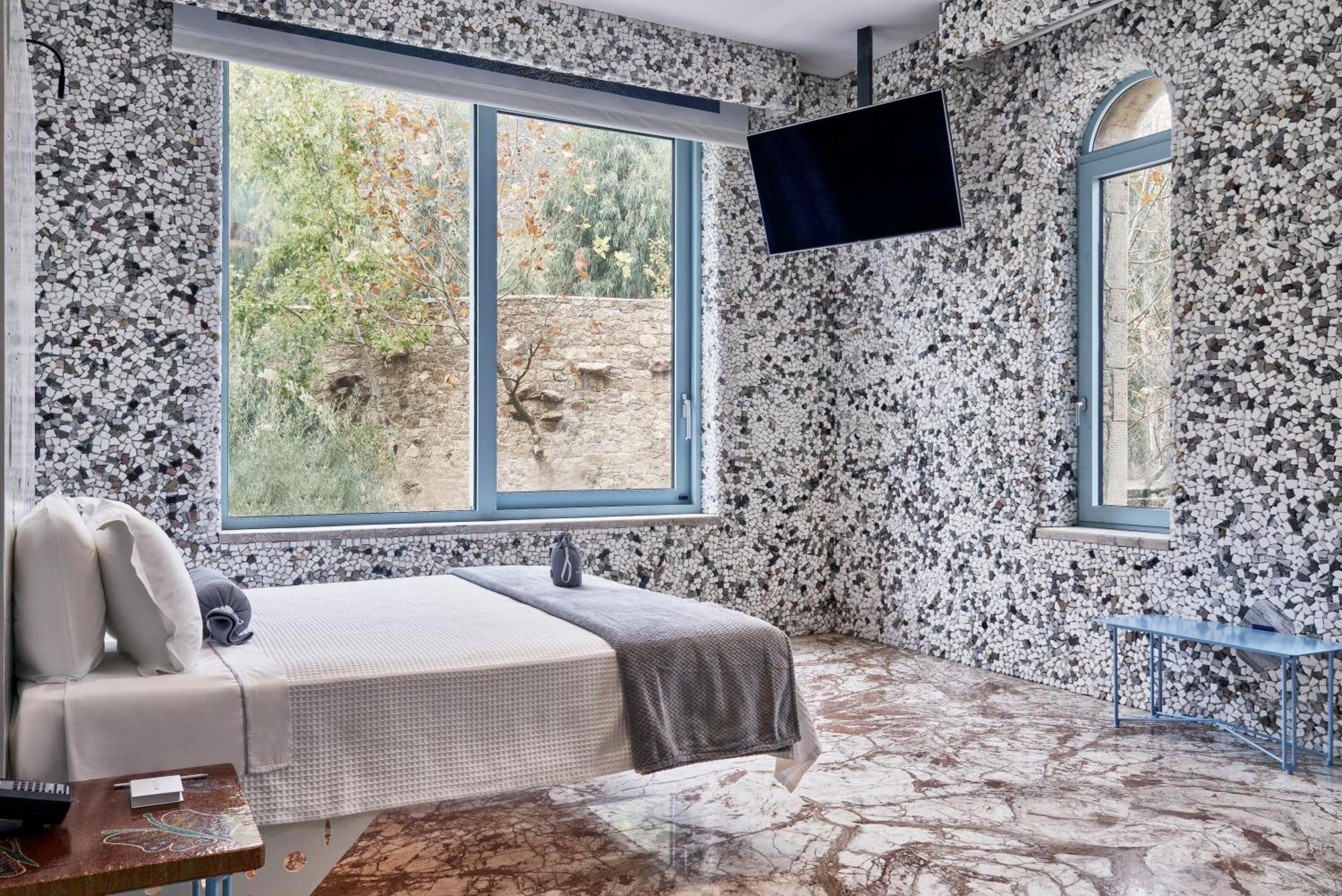 Garden View Suite
