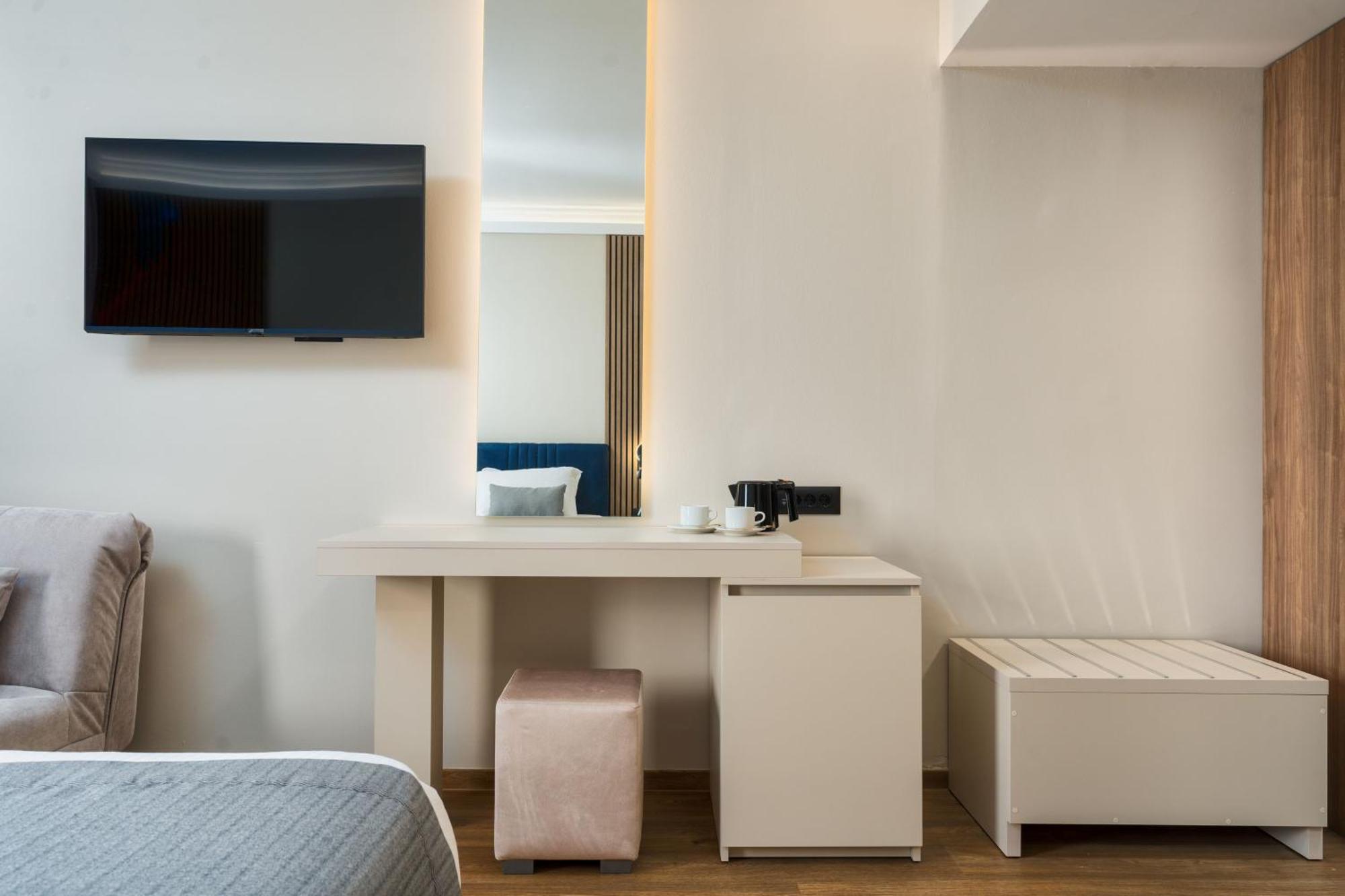 Double or Twin Room Mountain View