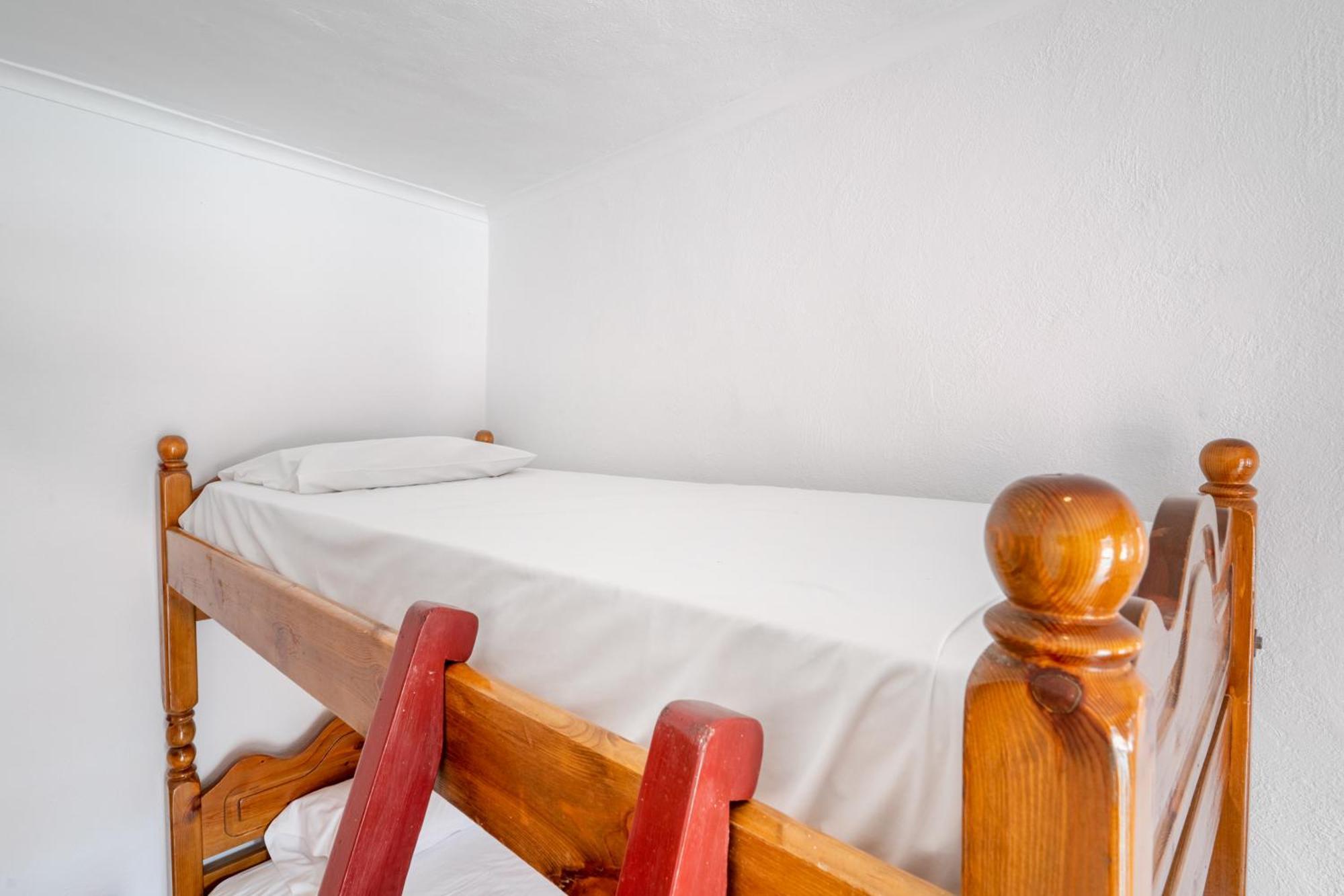 Bed 4-Bed Female Dormitory Room