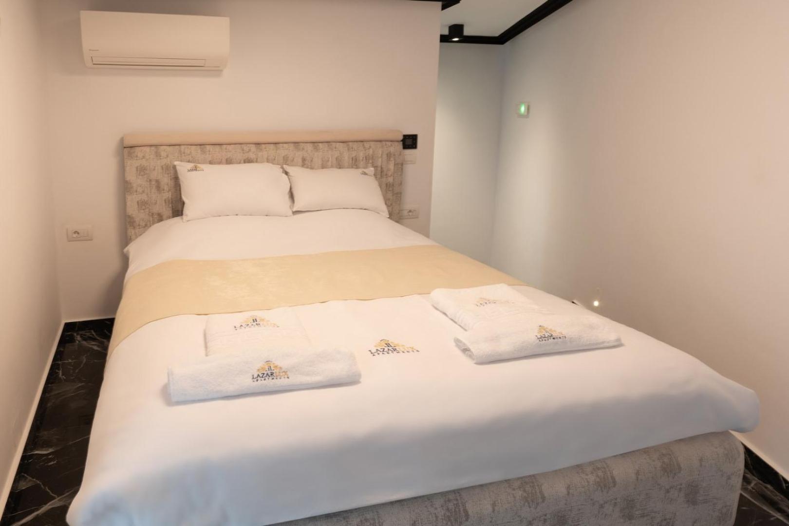 Premium Two-Bedroom Suite Split Level Sea View & Outdoor Jetted Tub