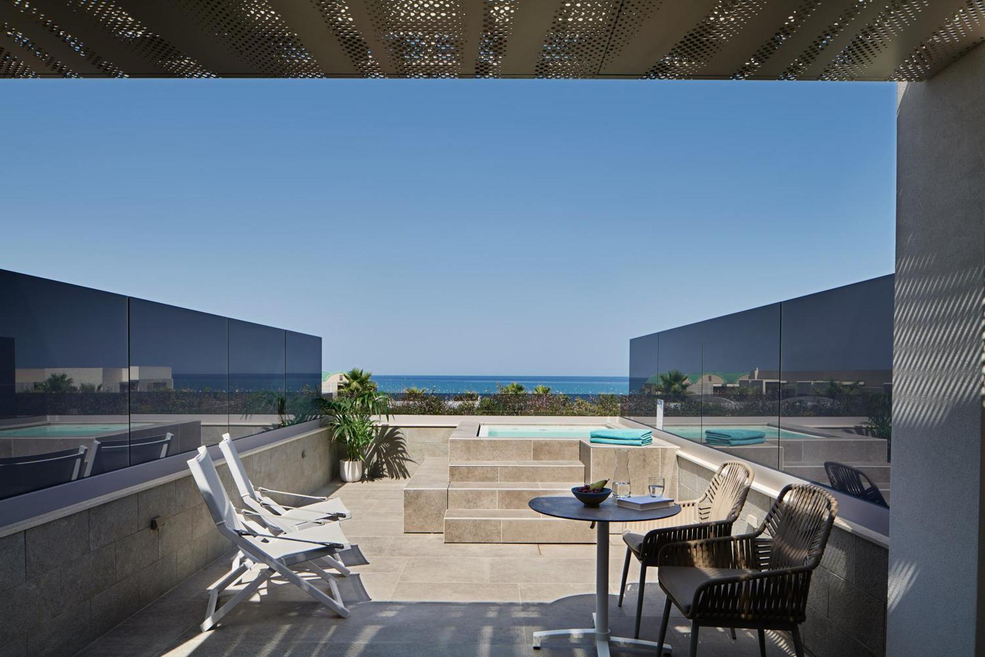 Superior Double Sea View Outdoor Jacuzzi