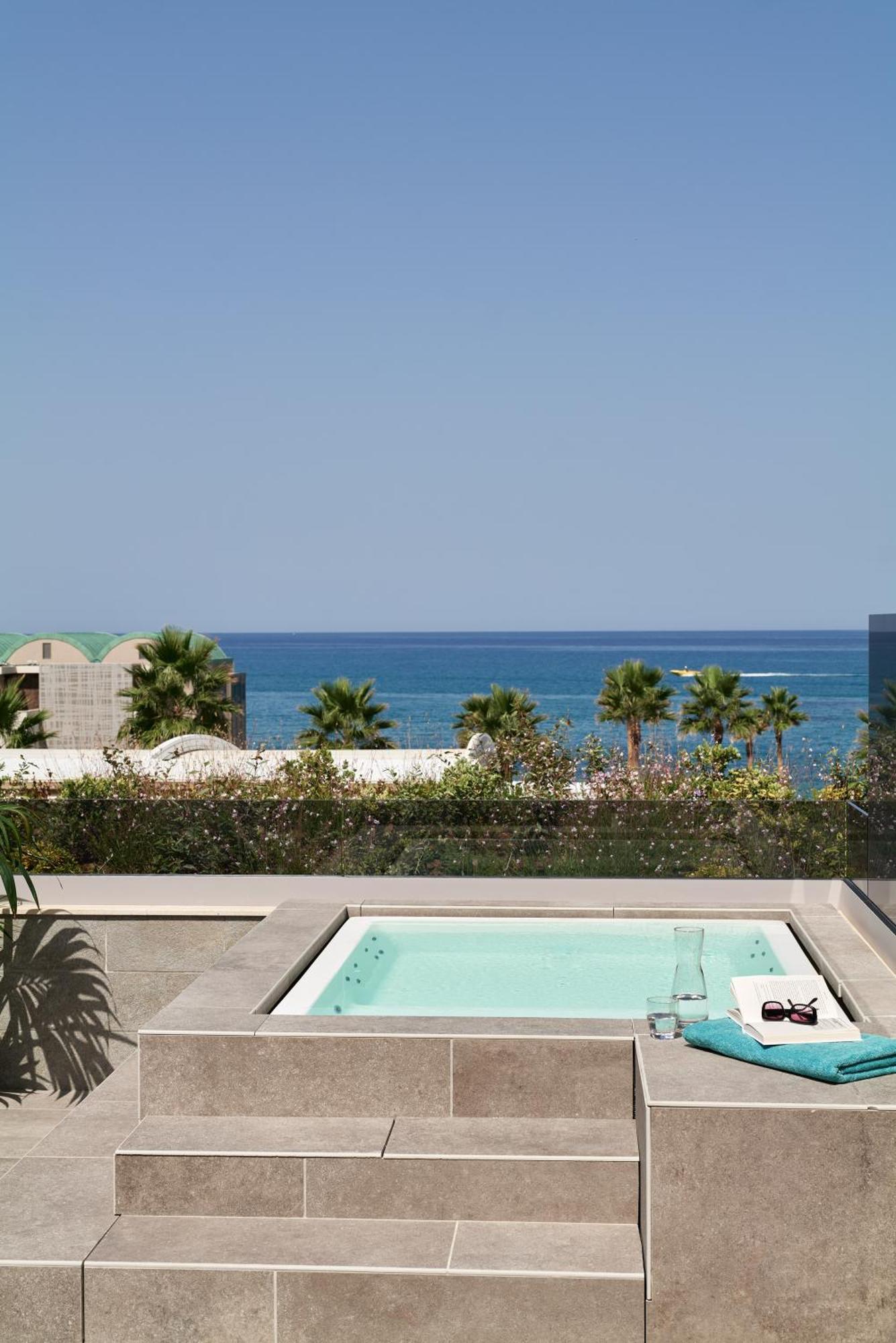 Superior Double Sea View Outdoor Jacuzzi