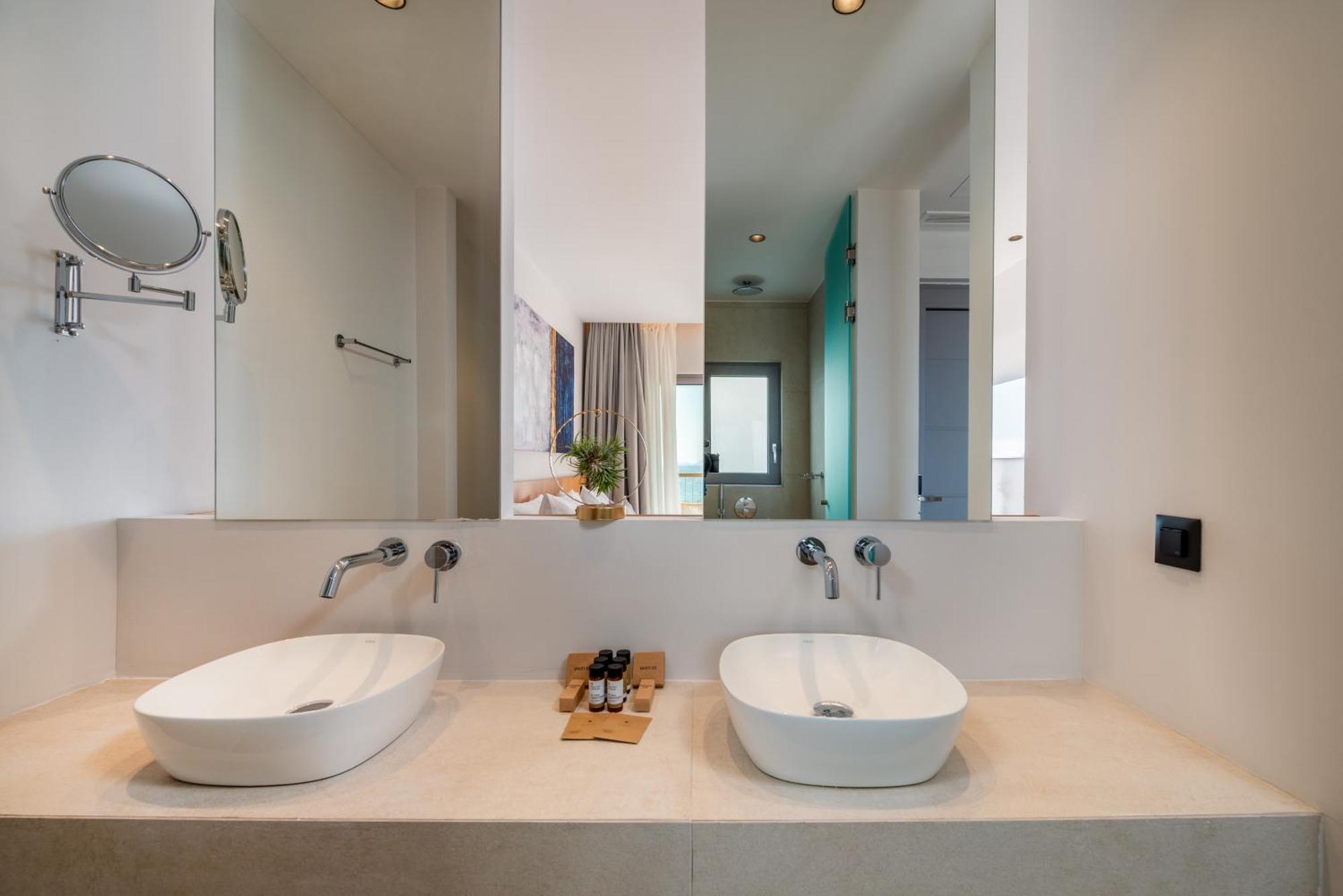 Junior Suite Sea Front Balcony