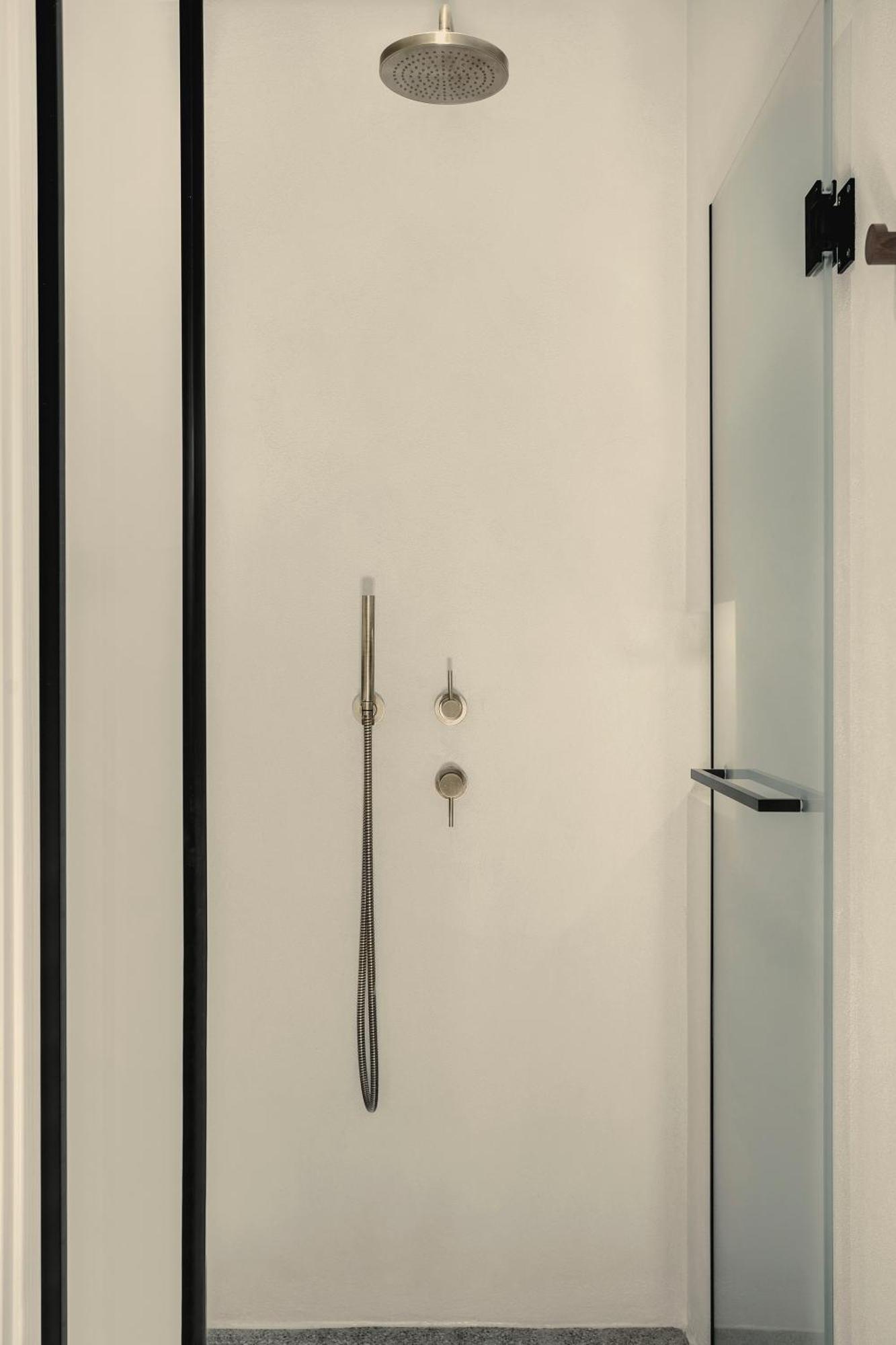 Signature Pool Suite Outdoor Whirlpool Bath Seafront