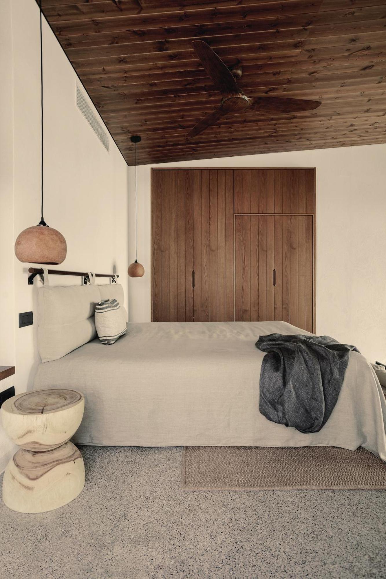 Grande Pool Suite Seafront