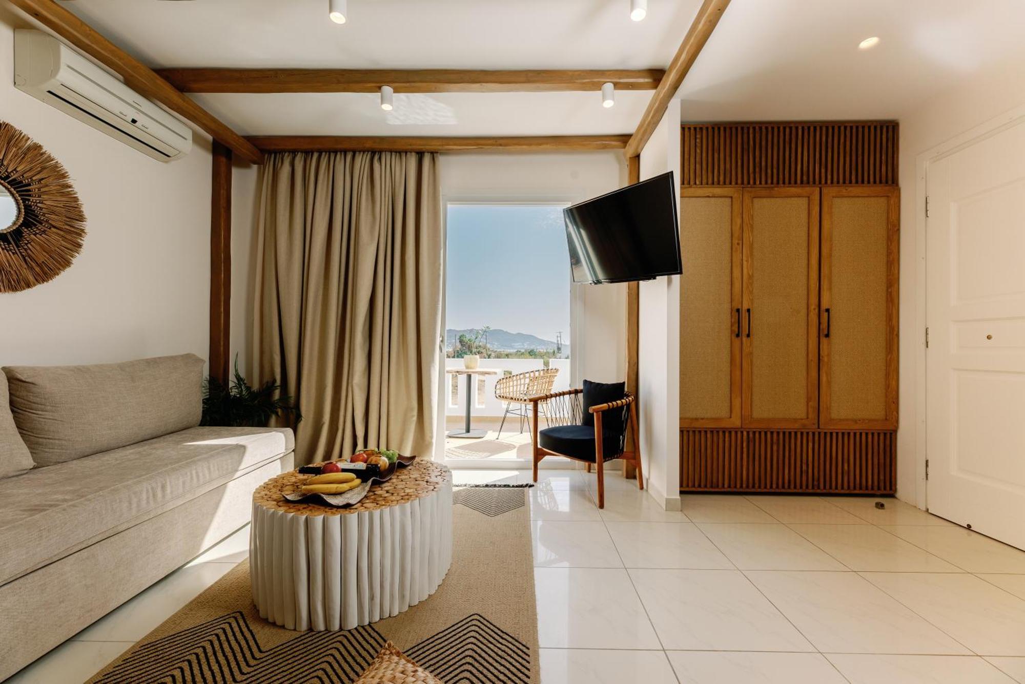 Luxury Suite with Private Jacuzzi