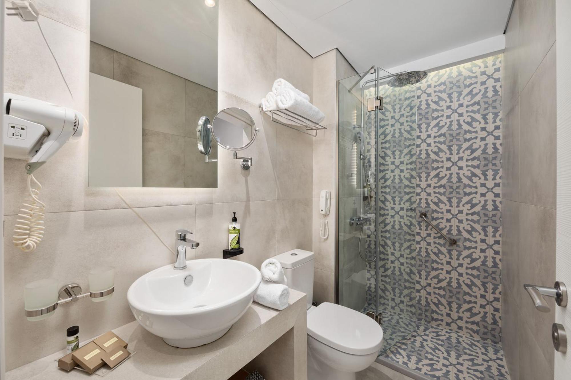 Double or Twin Room Pool View