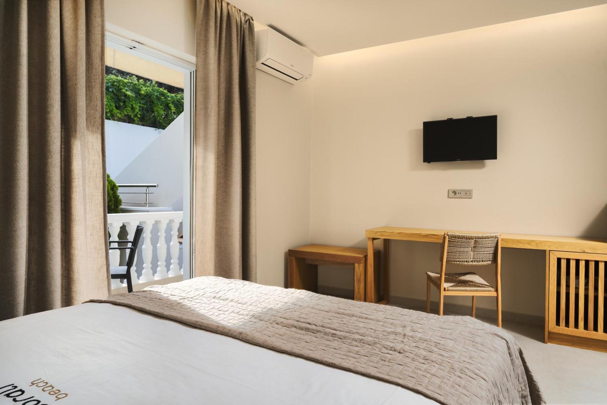 Deluxe Double Room Garden View