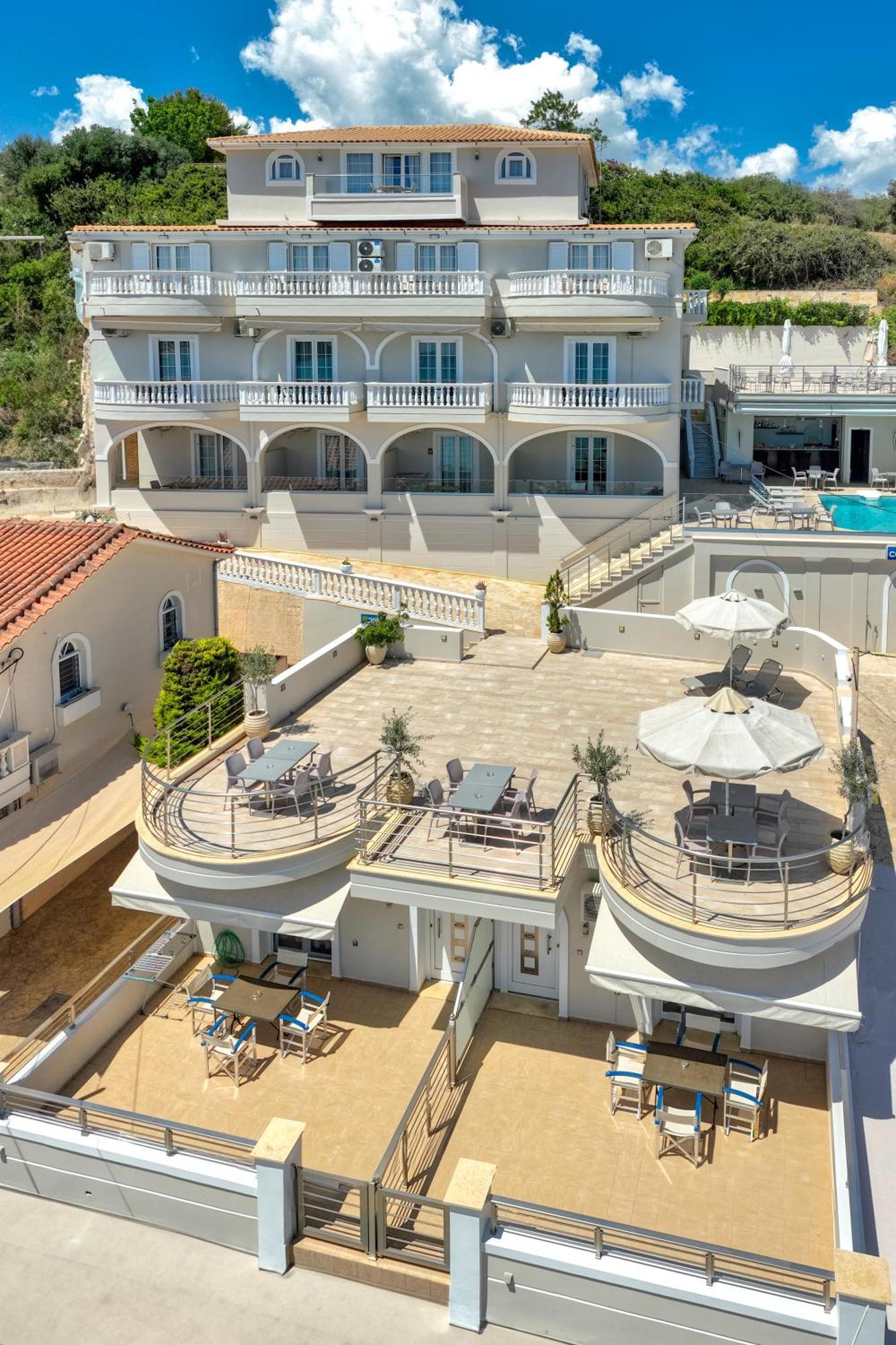 Deluxe Double Room Garden View