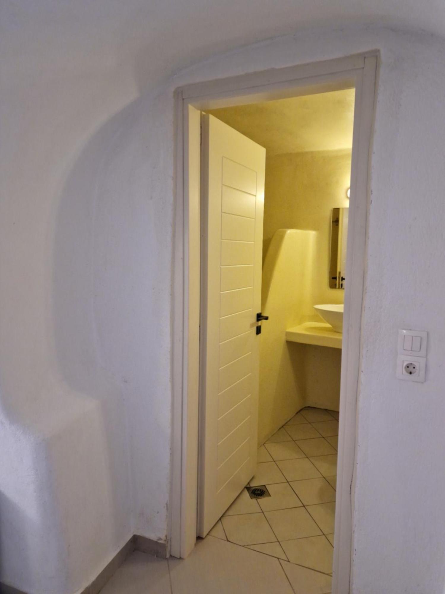 Cave Double Room Semi Basement