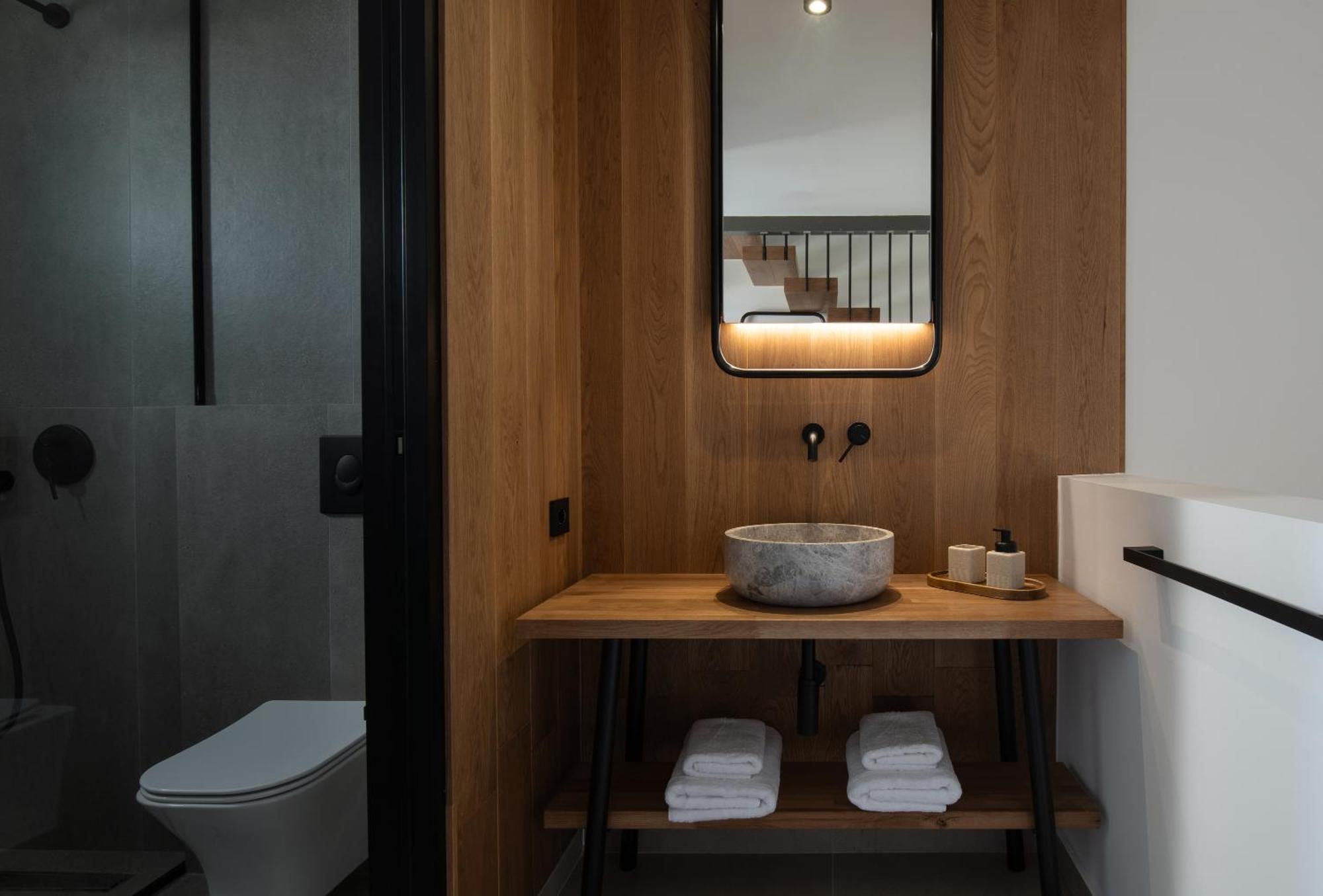 Suite with Hot Tub