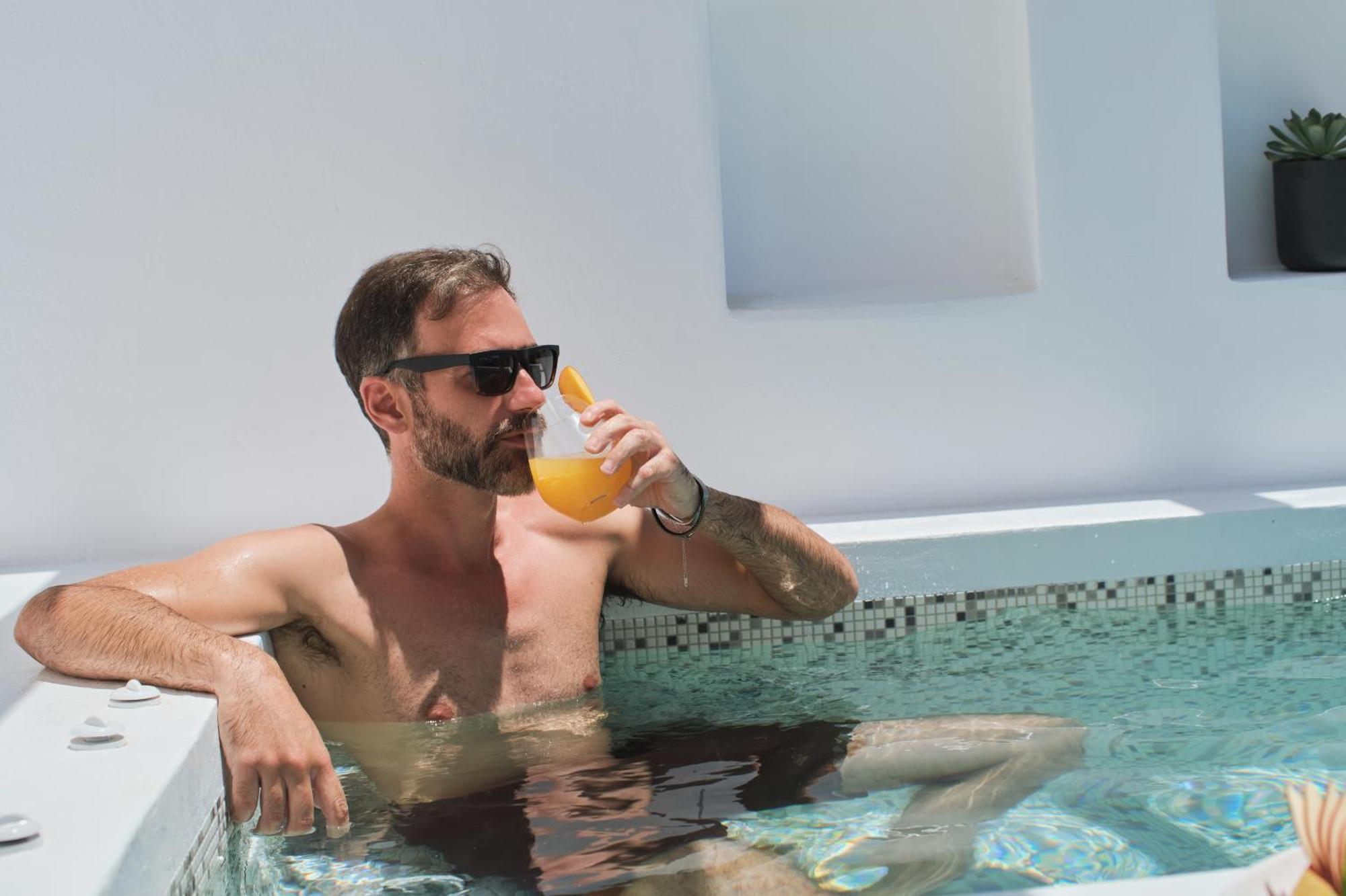 Comfort Suite Hot Tub & Pool View