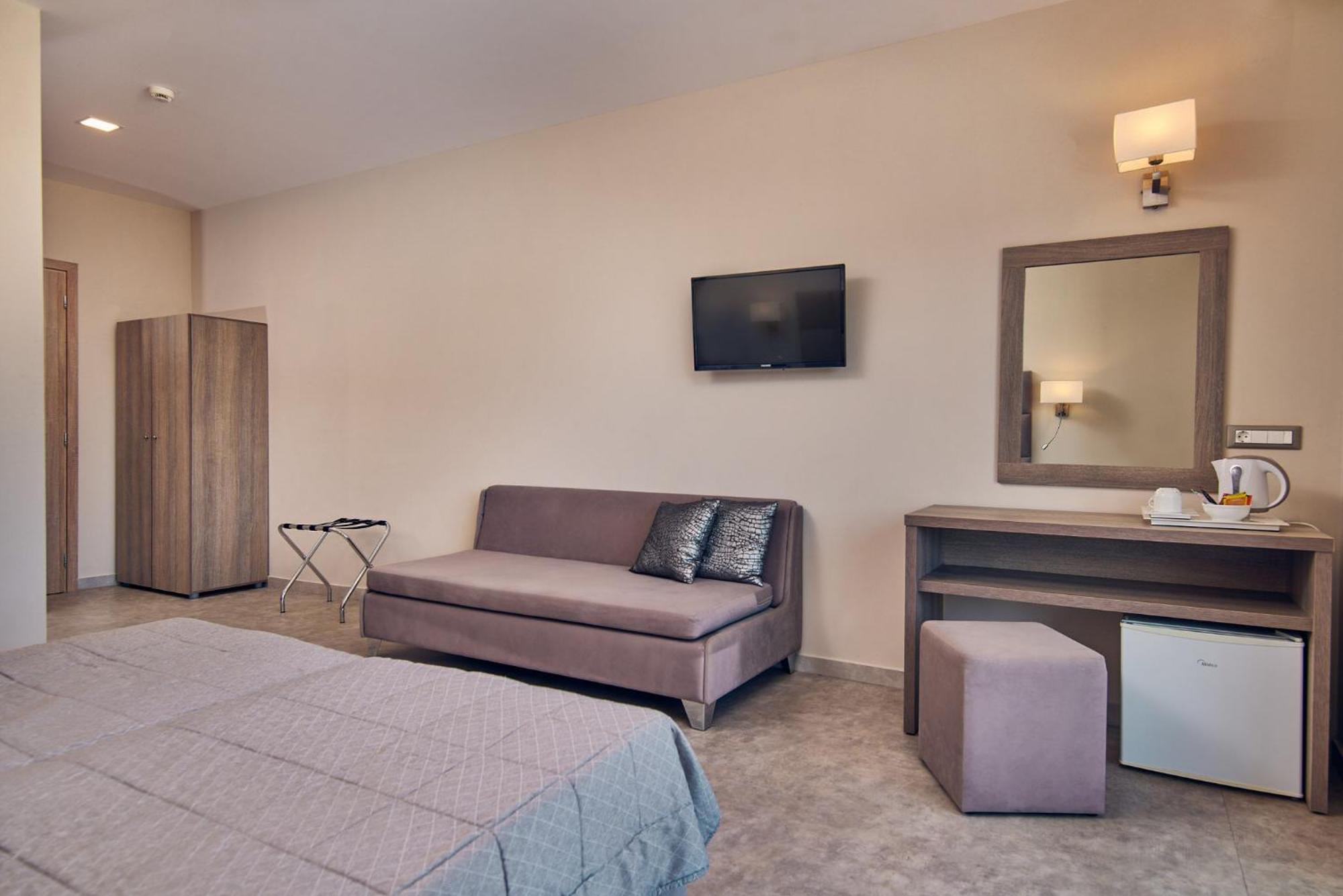 Standard Double or Twin Room Garden View