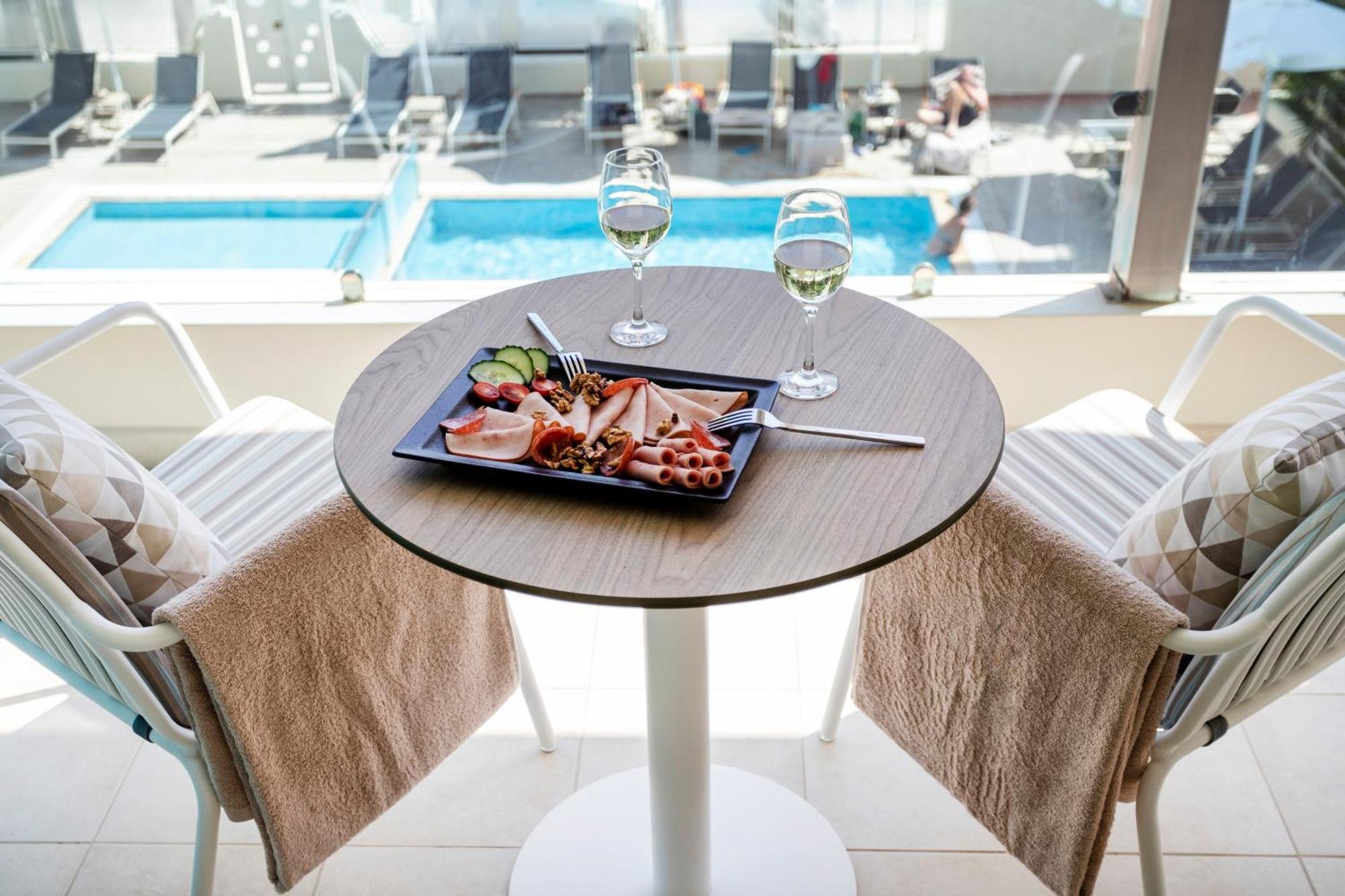 Junior Suite Pool View