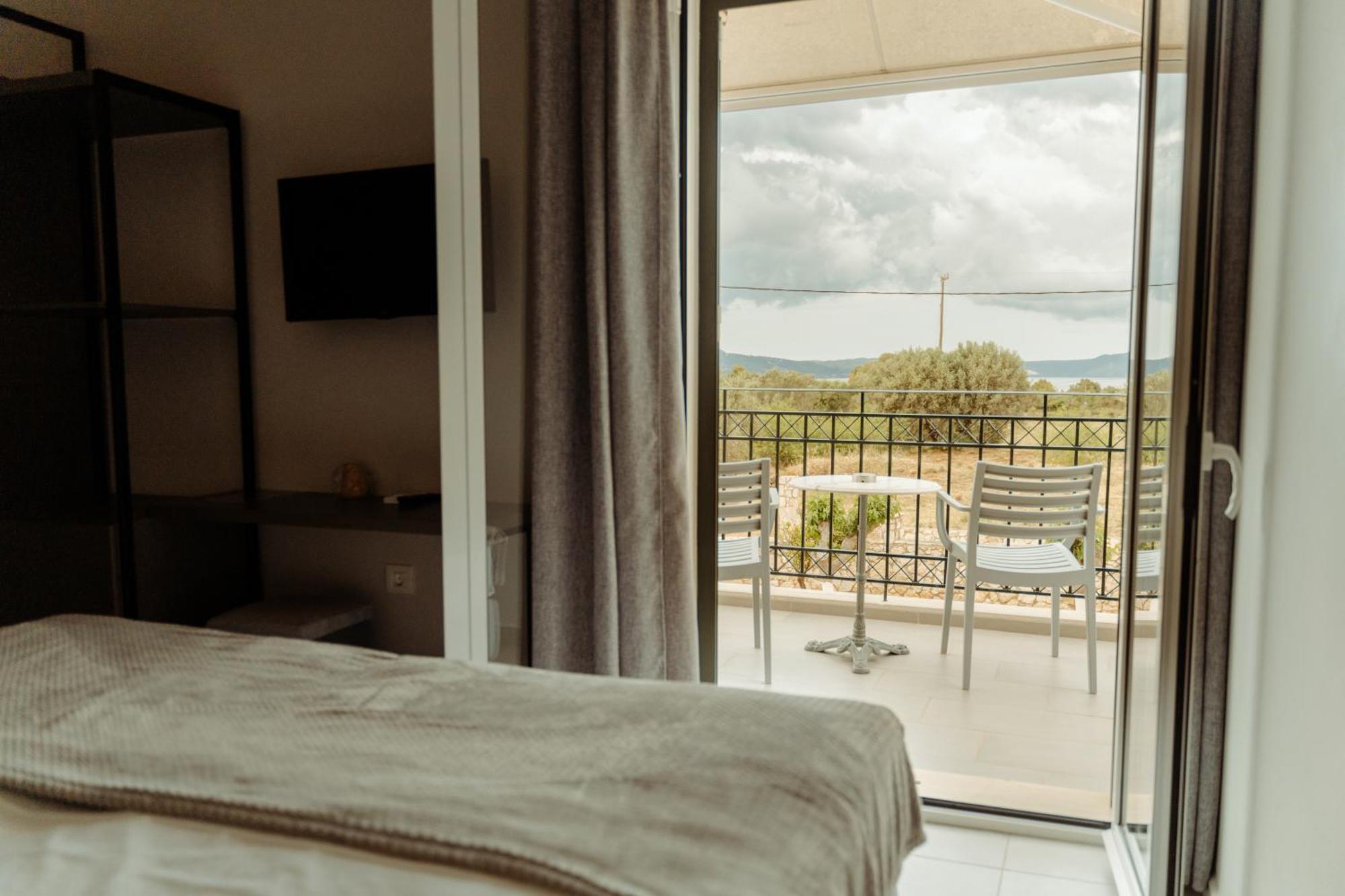 Deluxe Double Room Side Sea View