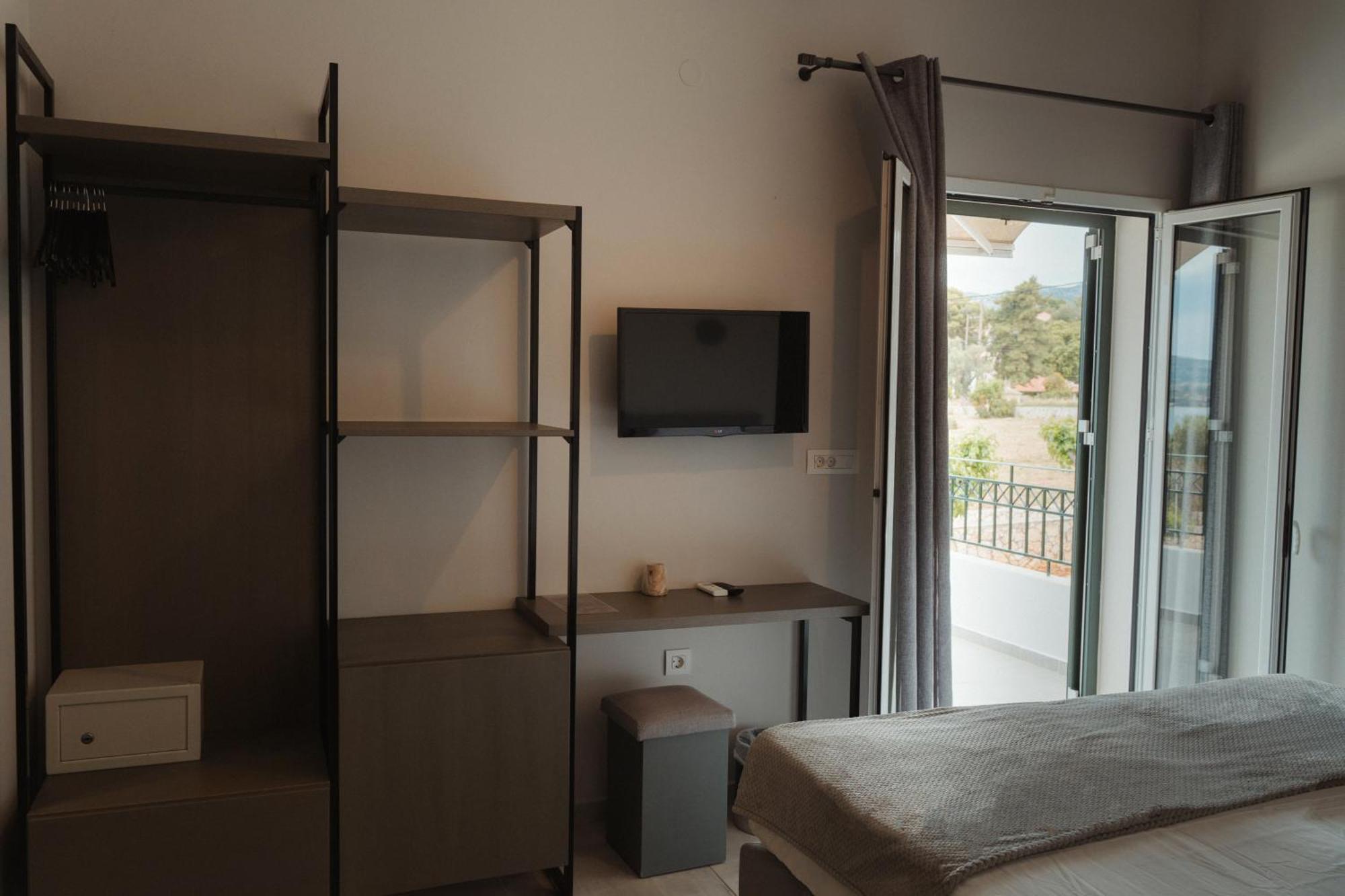 Deluxe Double Room Side Sea View
