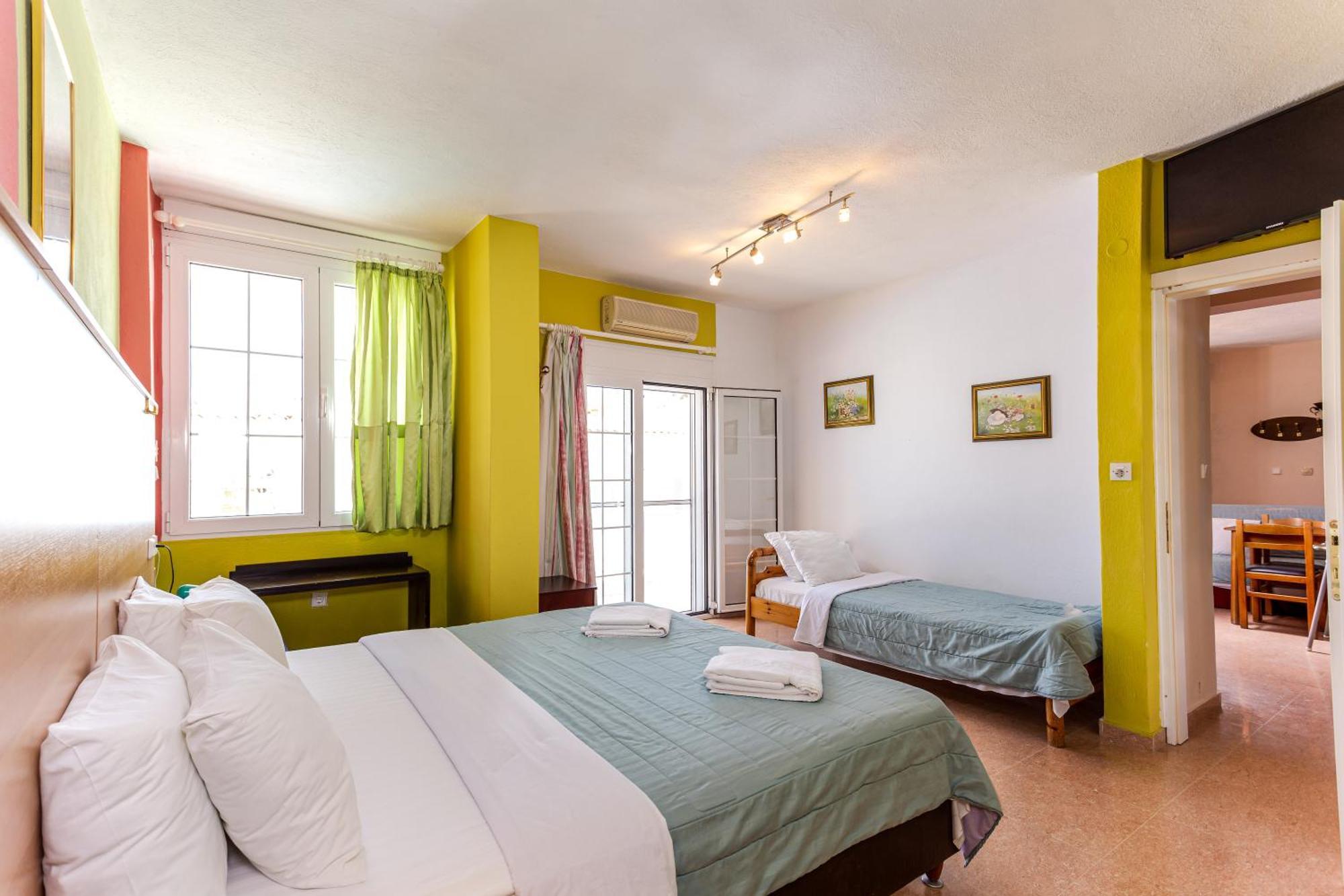 Deluxe King Suite