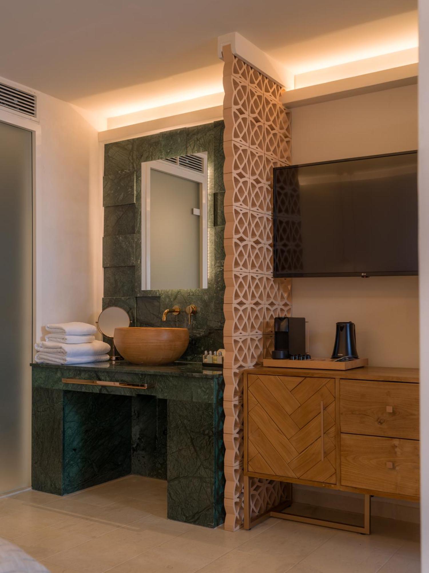 Superior Double Room with Outdoor Jetted Tub