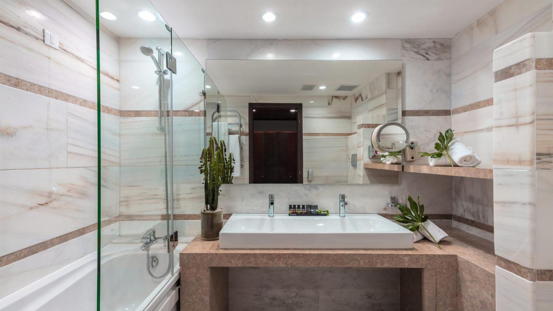 Superior Room Individual Pool