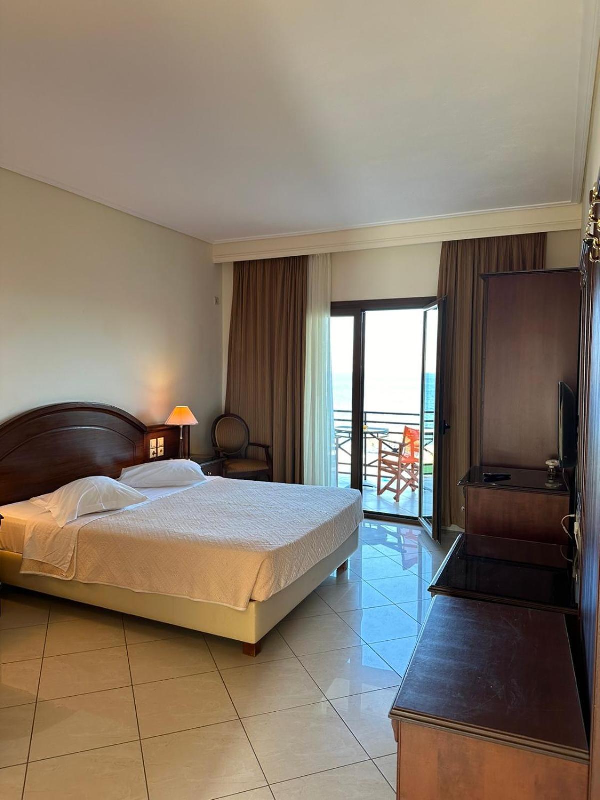 Double or Twin Room Sea View