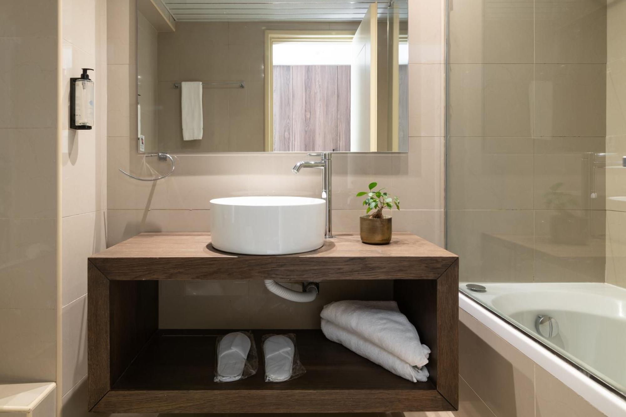 Premium One Bedroom Suite