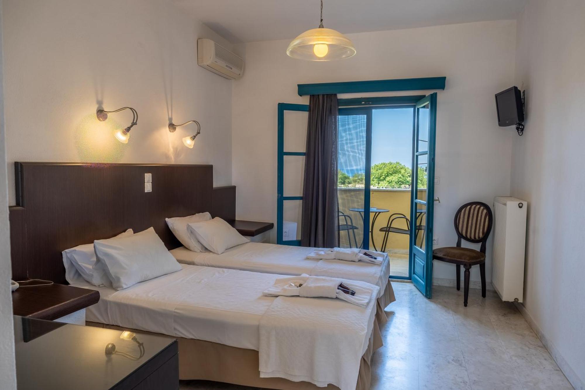 Double or Twin Room Sea View