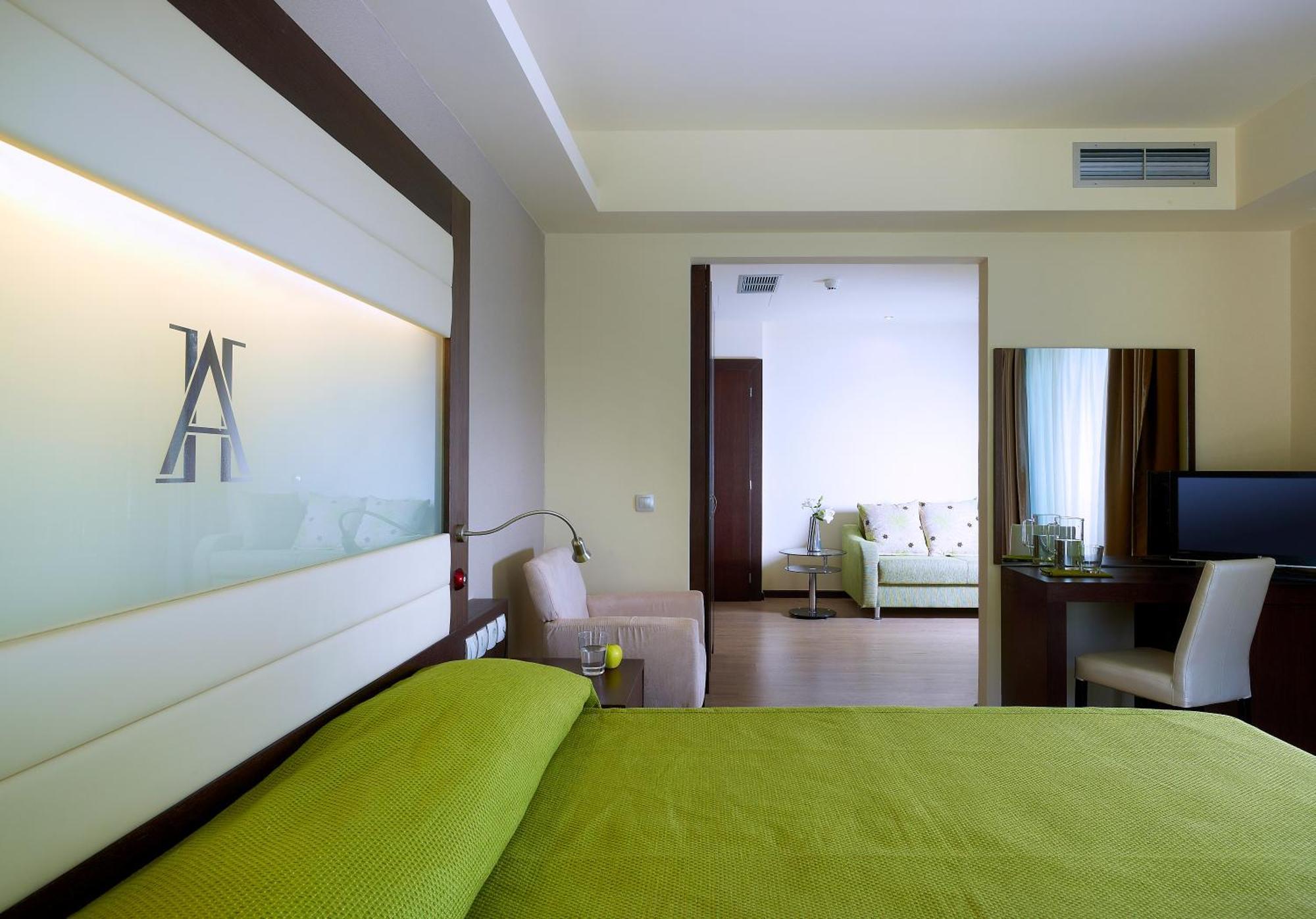 Junior Suite Mountain View