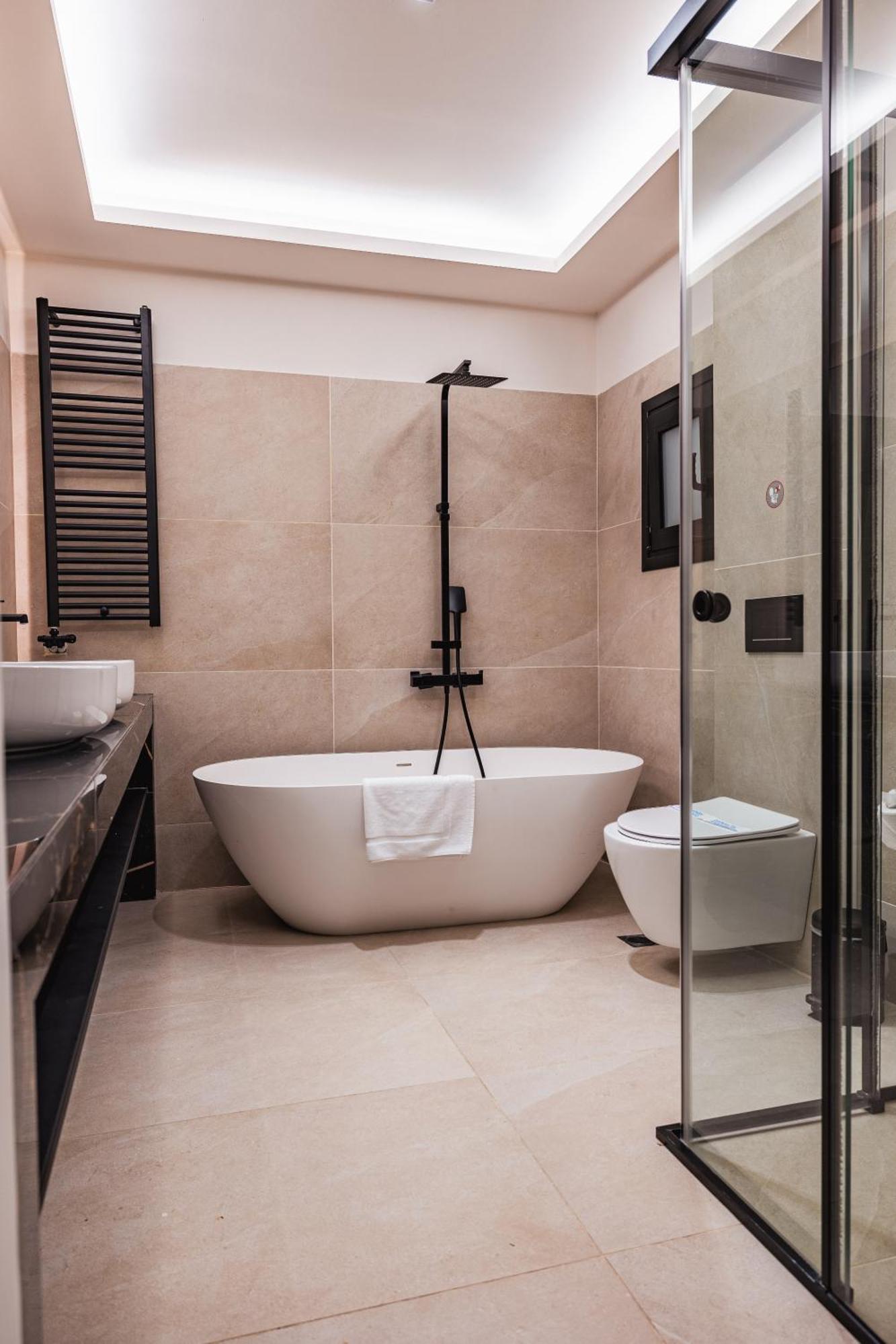 Bungalow Suite Outdoor Jacuzzi