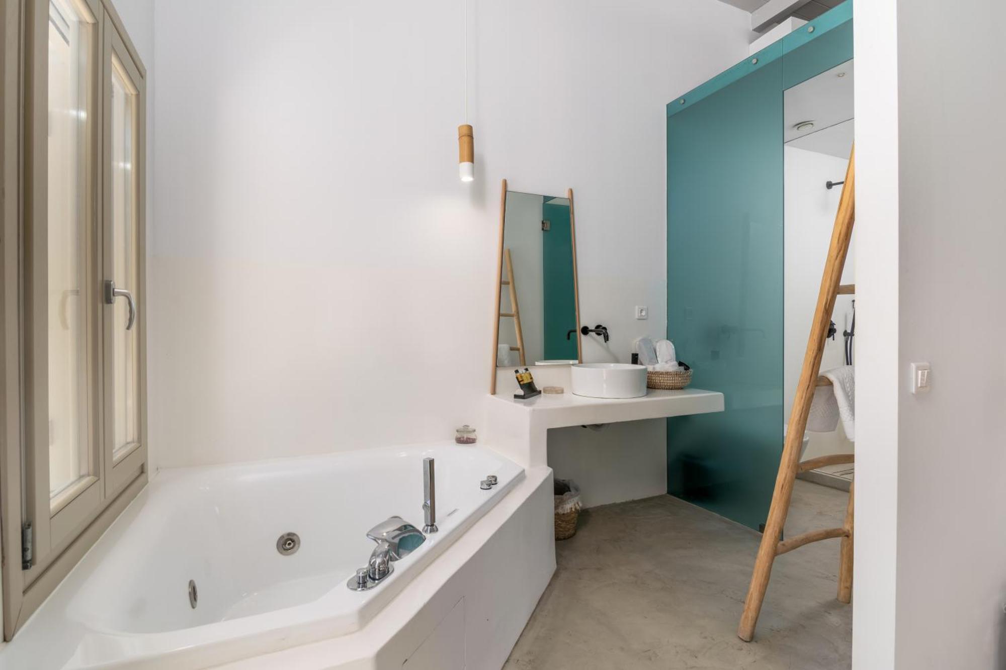 Premier Suite indoor heated Jacuzzi