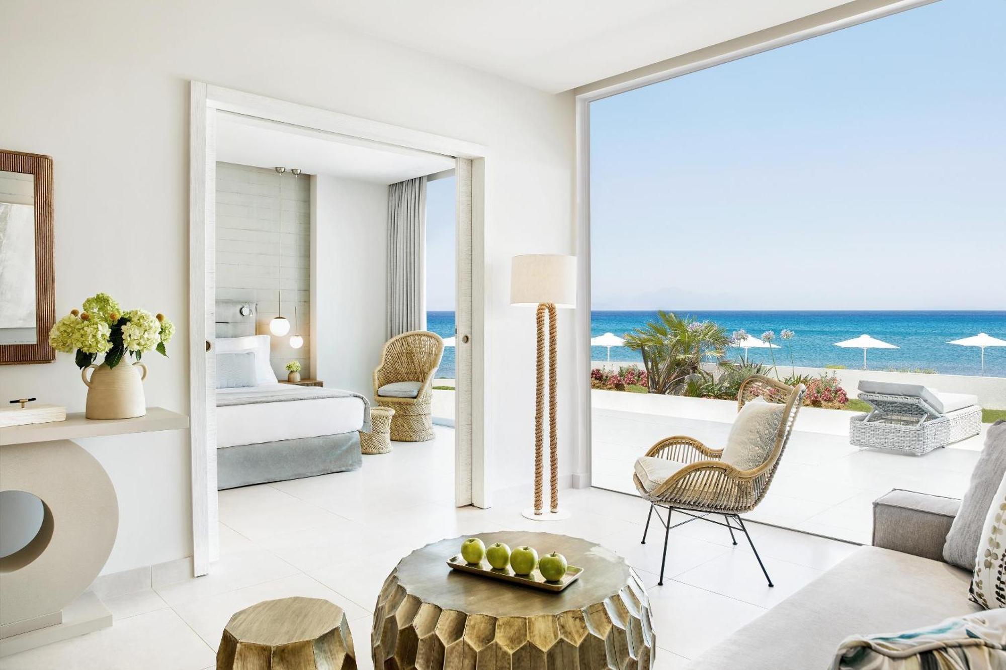 One Bedroom Suite Private Garden Sea View