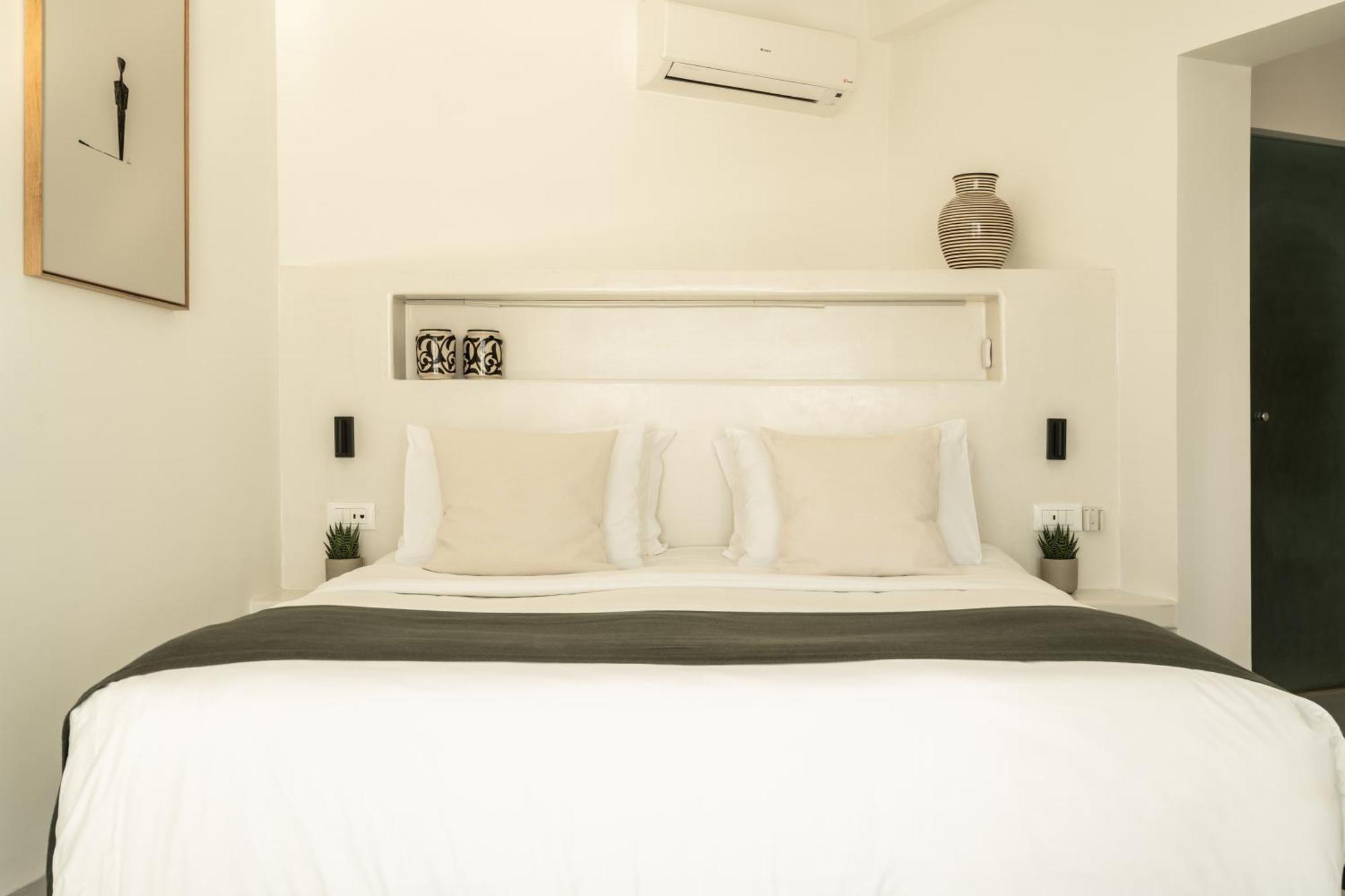 Deluxe Double Room Caldera View