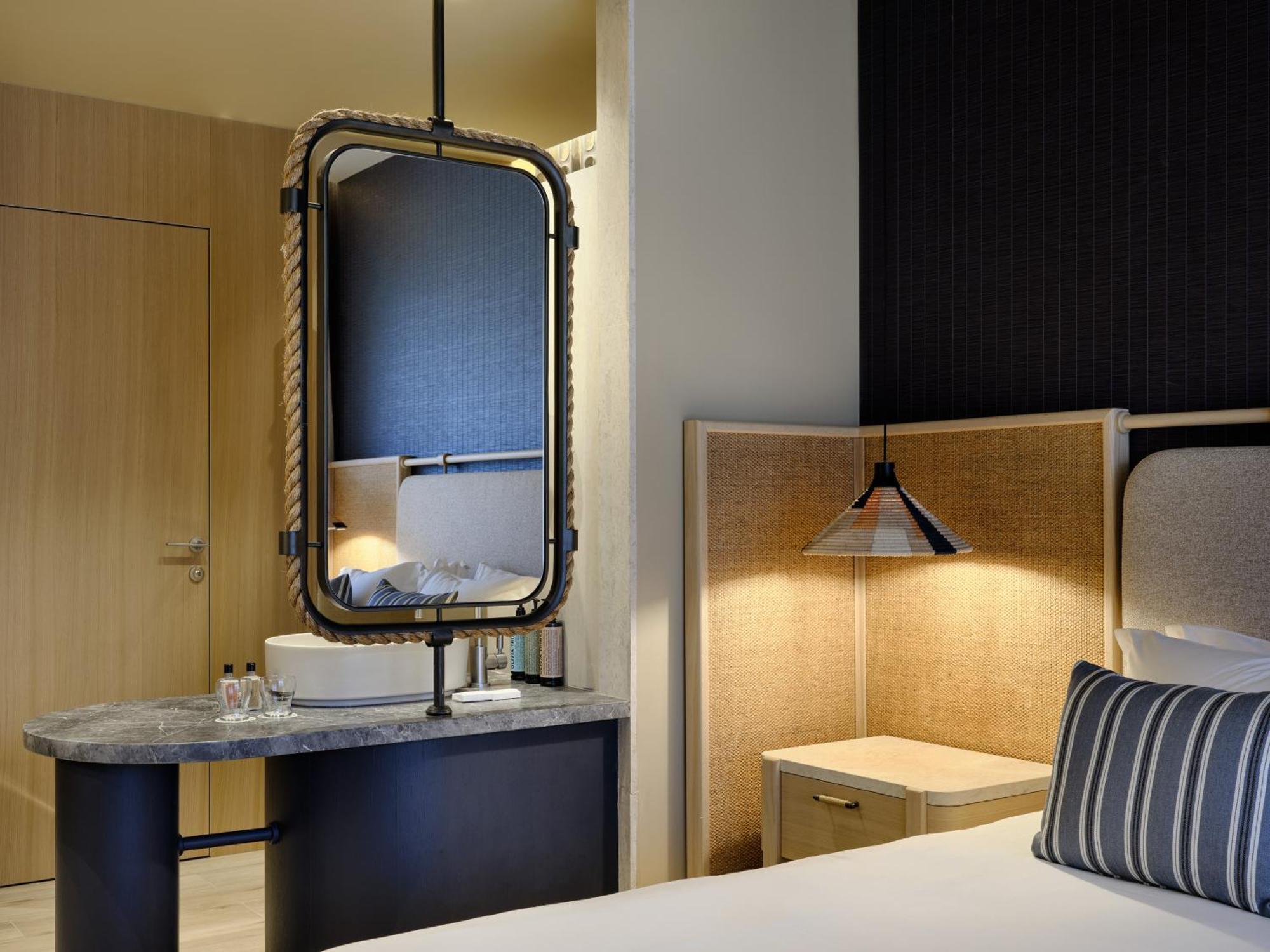 Deluxe Inland View Room