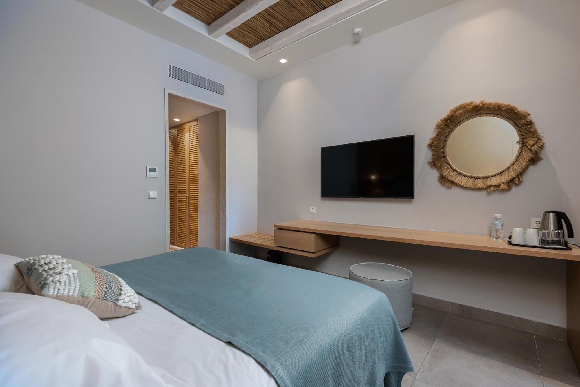 Premium Resort Room Sliding Doors Garden View,1606626983:JPEG