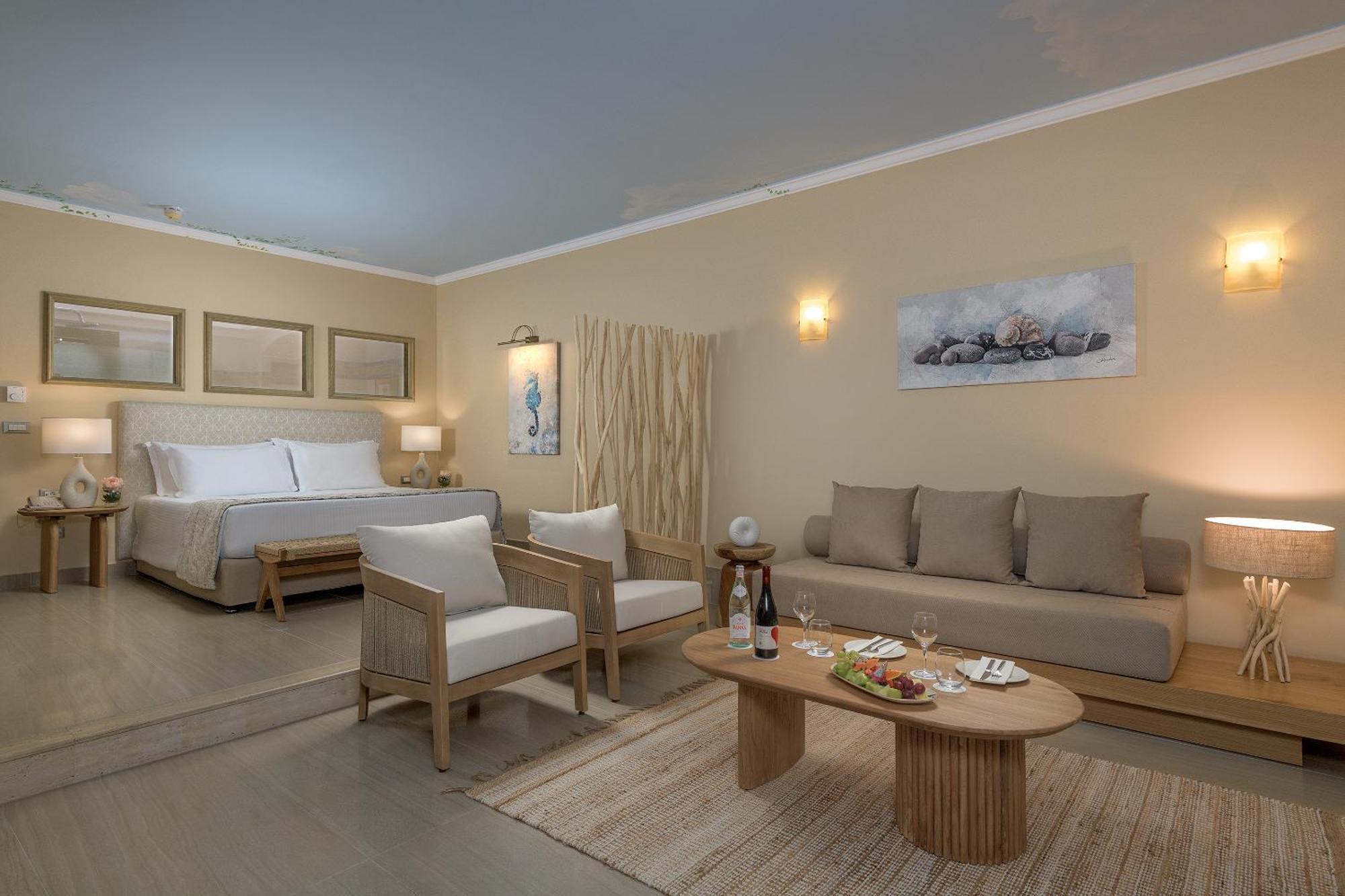 Beach Junior Suite Personal Pool 2