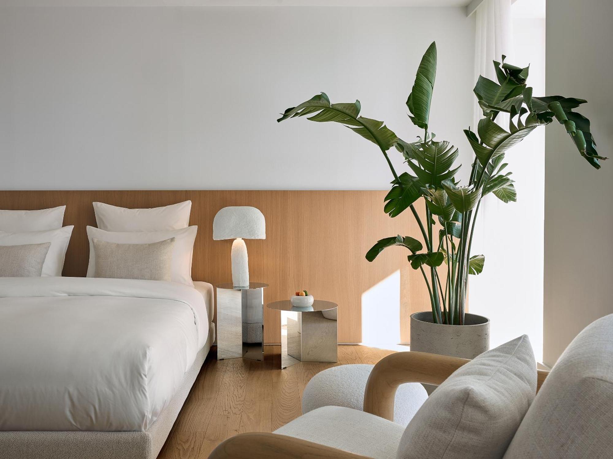 Club Riviera Room