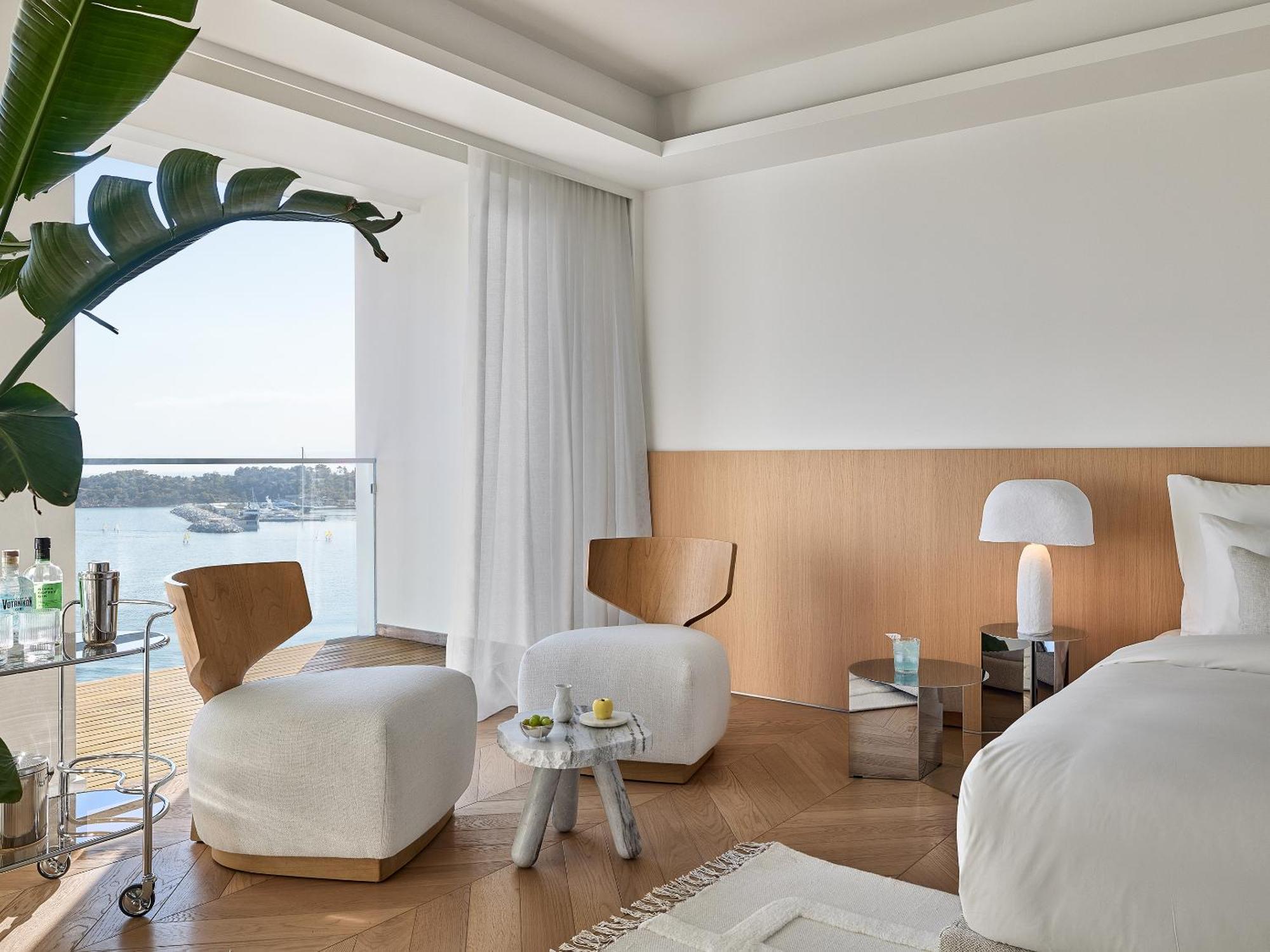 Club Deluxe Room