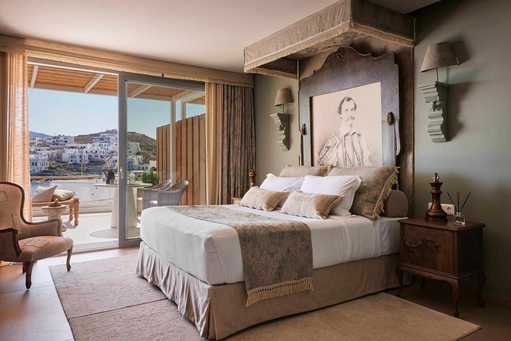 Signature Suite with Sea View & Hot-Tub