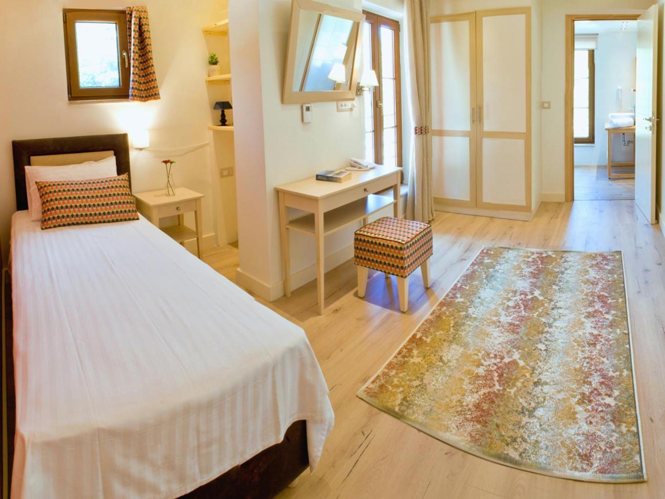 Double Room Mountain View