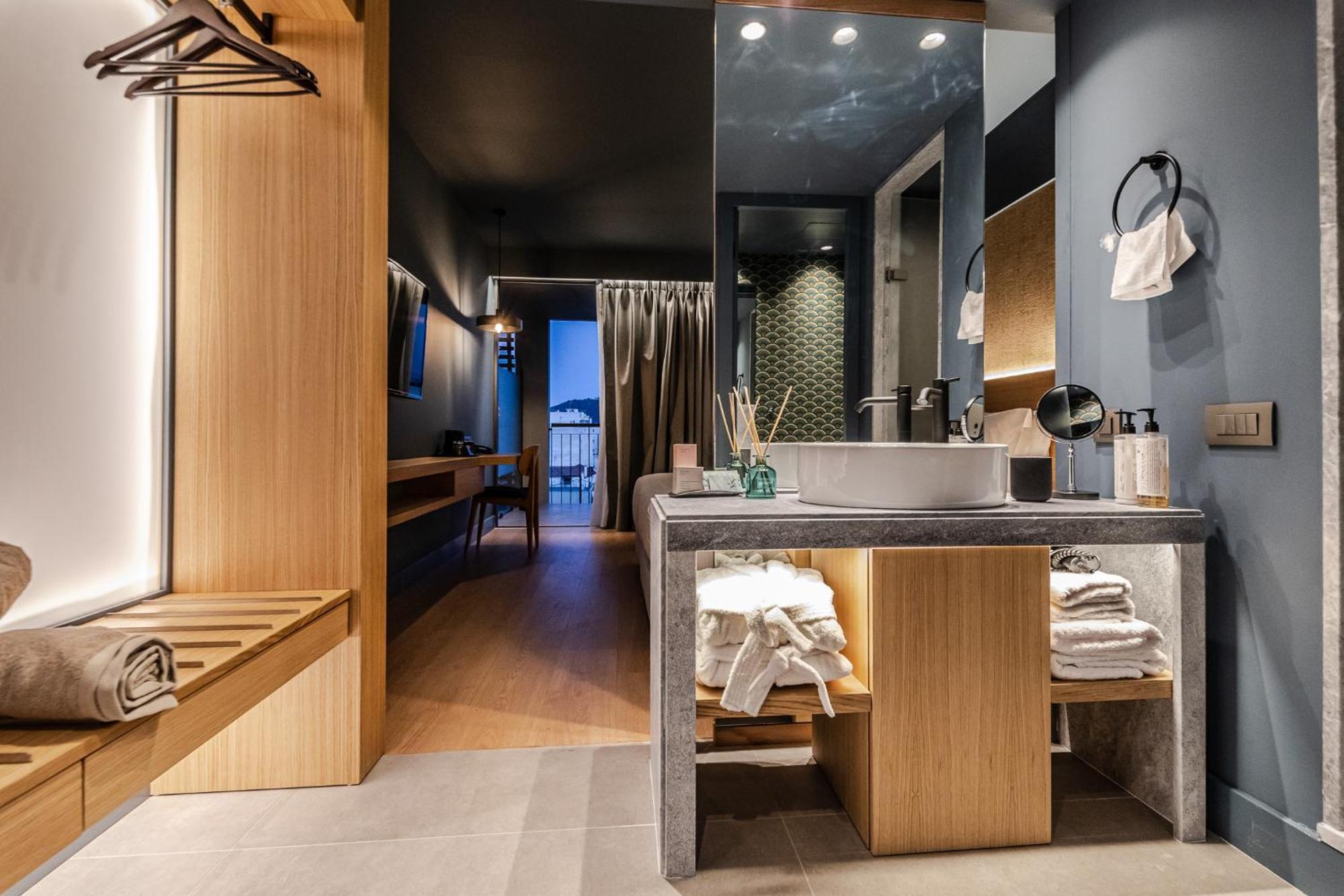 Superior Double or Twin Room Mountain View