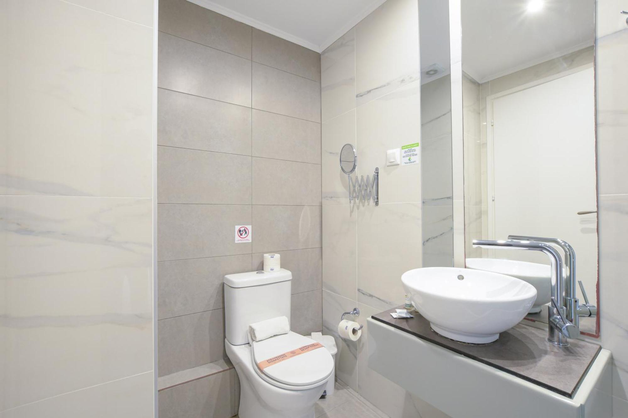 Double or Twin Room Side Sea View