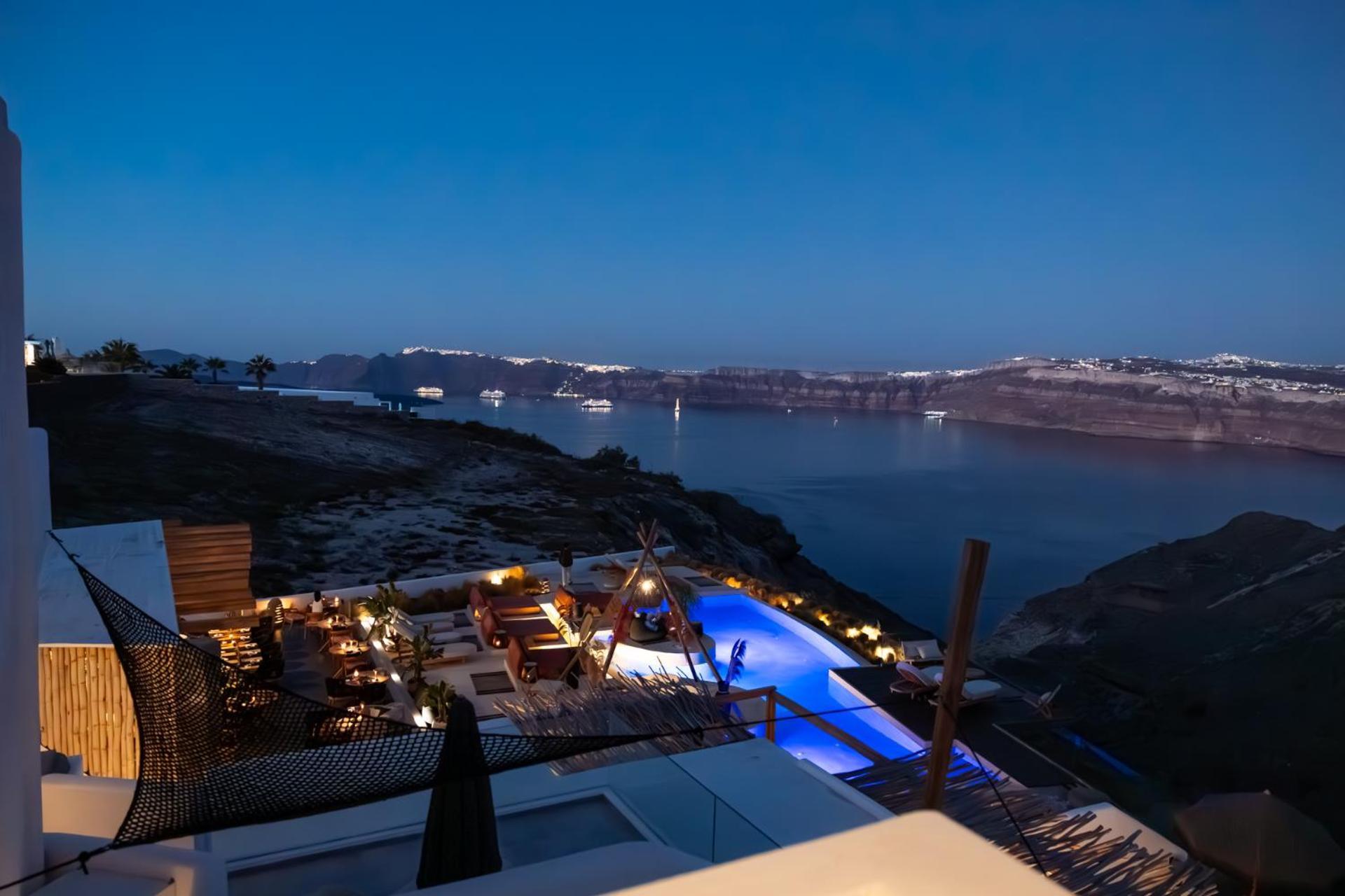 Deluxe Suite Hot Tub Caldera View