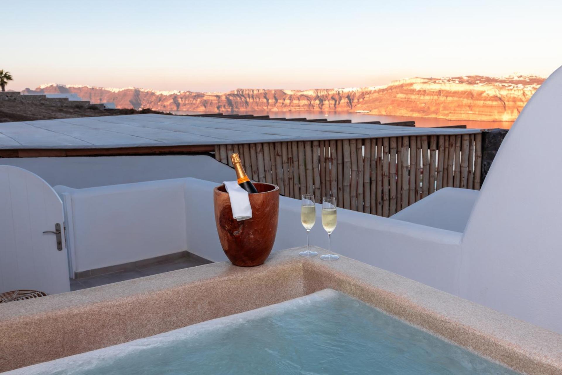 Superior Suite Hot Tub Caldera View