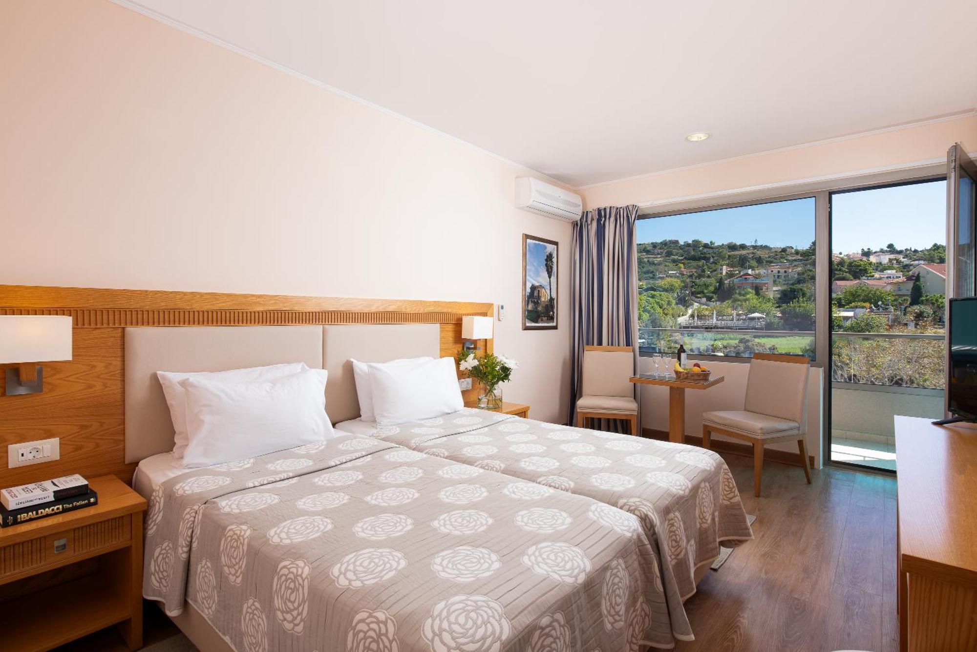 Double or Twin Room Garden View