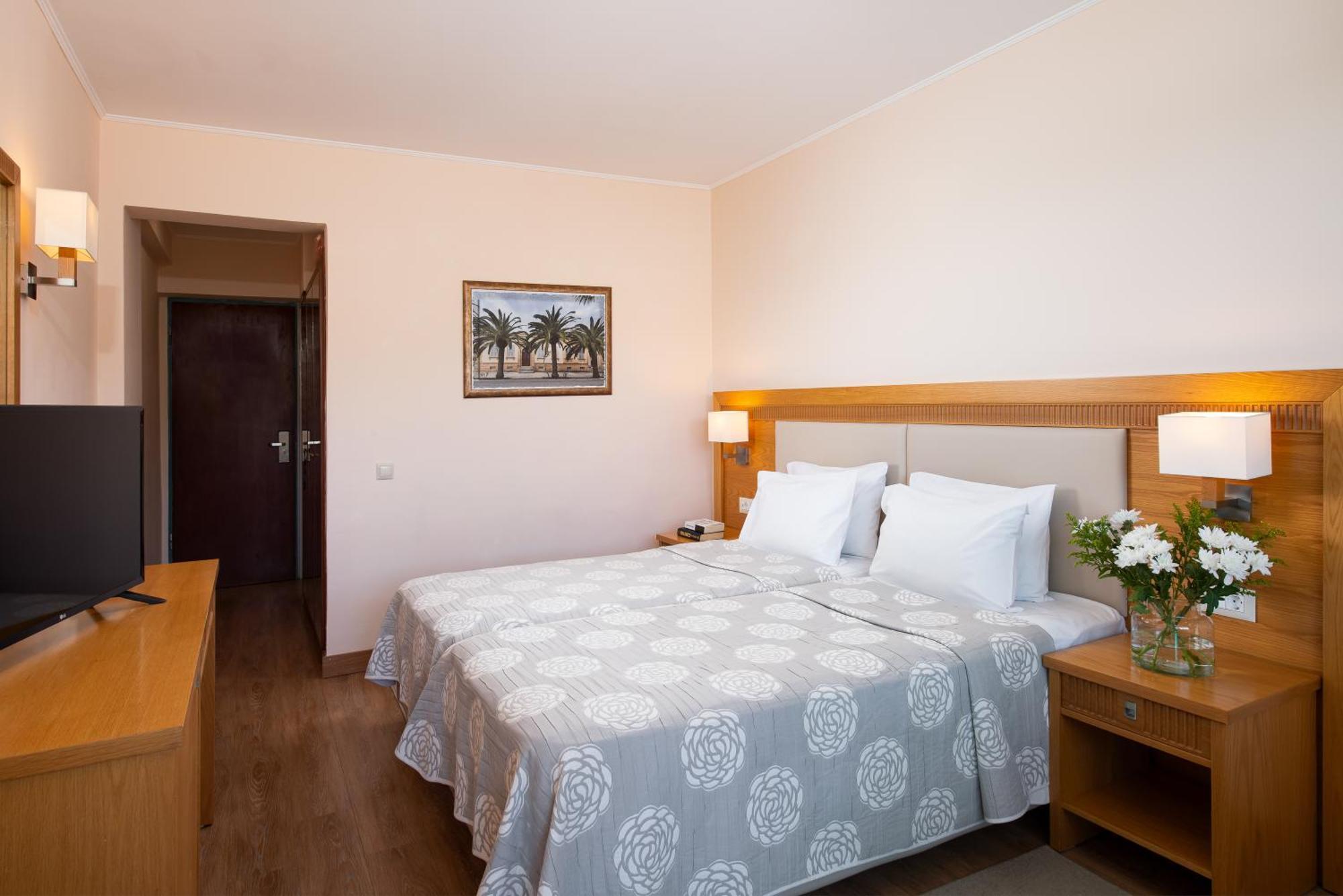 Double or Twin Room Garden View